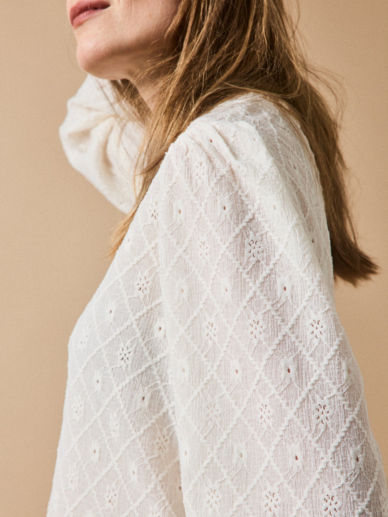 Damenbluse mit Ballonärmeln und Jacquard