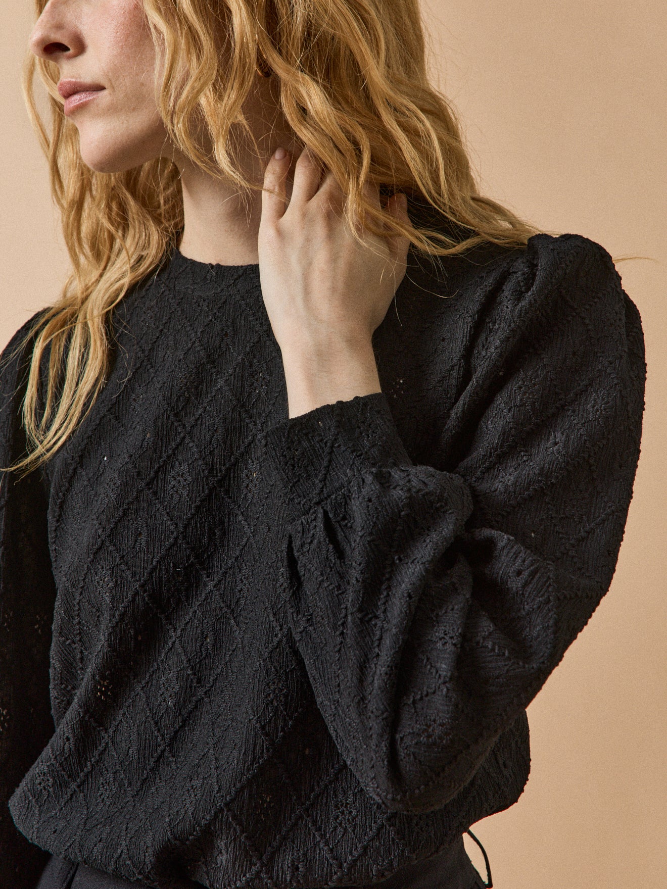 Damenbluse mit Ballonärmeln und Jacquard