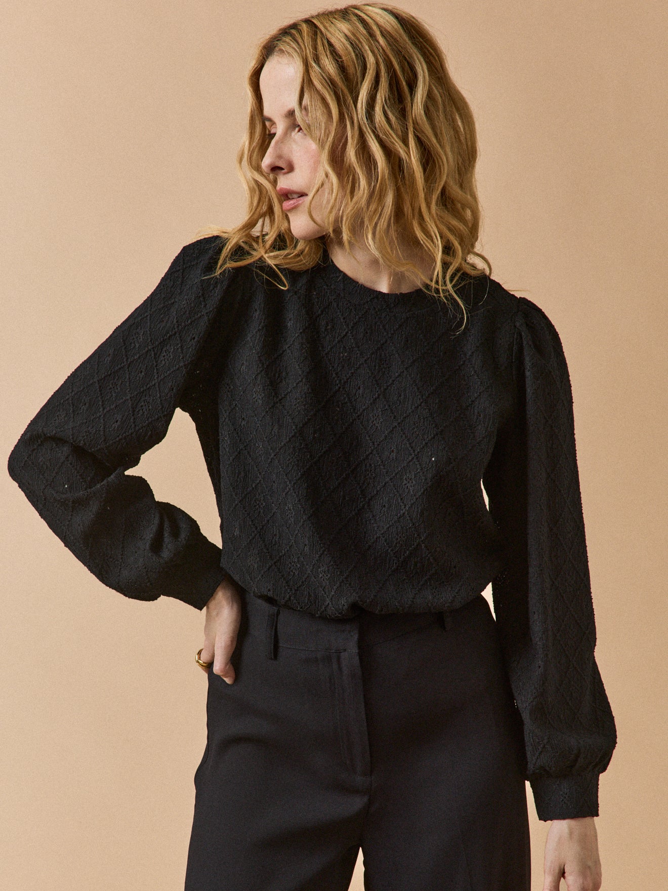 Damenbluse mit Ballonärmeln und Jacquard