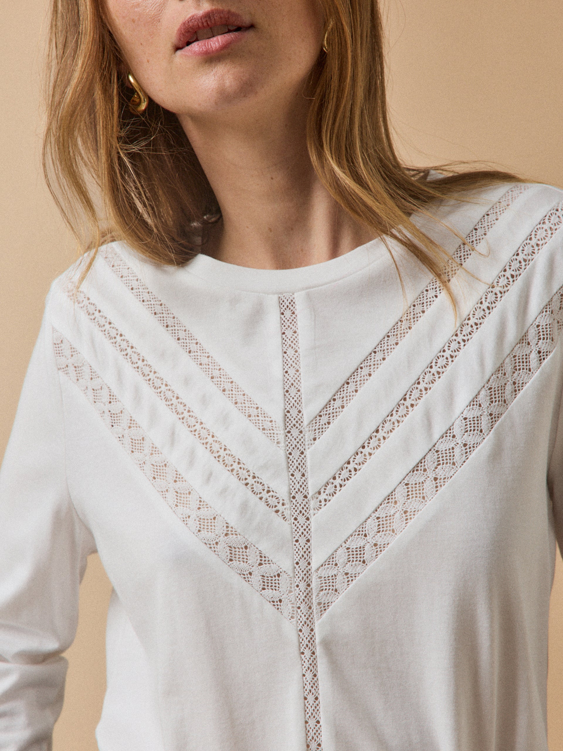 Damenbluse mit Spitze aus Modal und Bio-Baumwolle