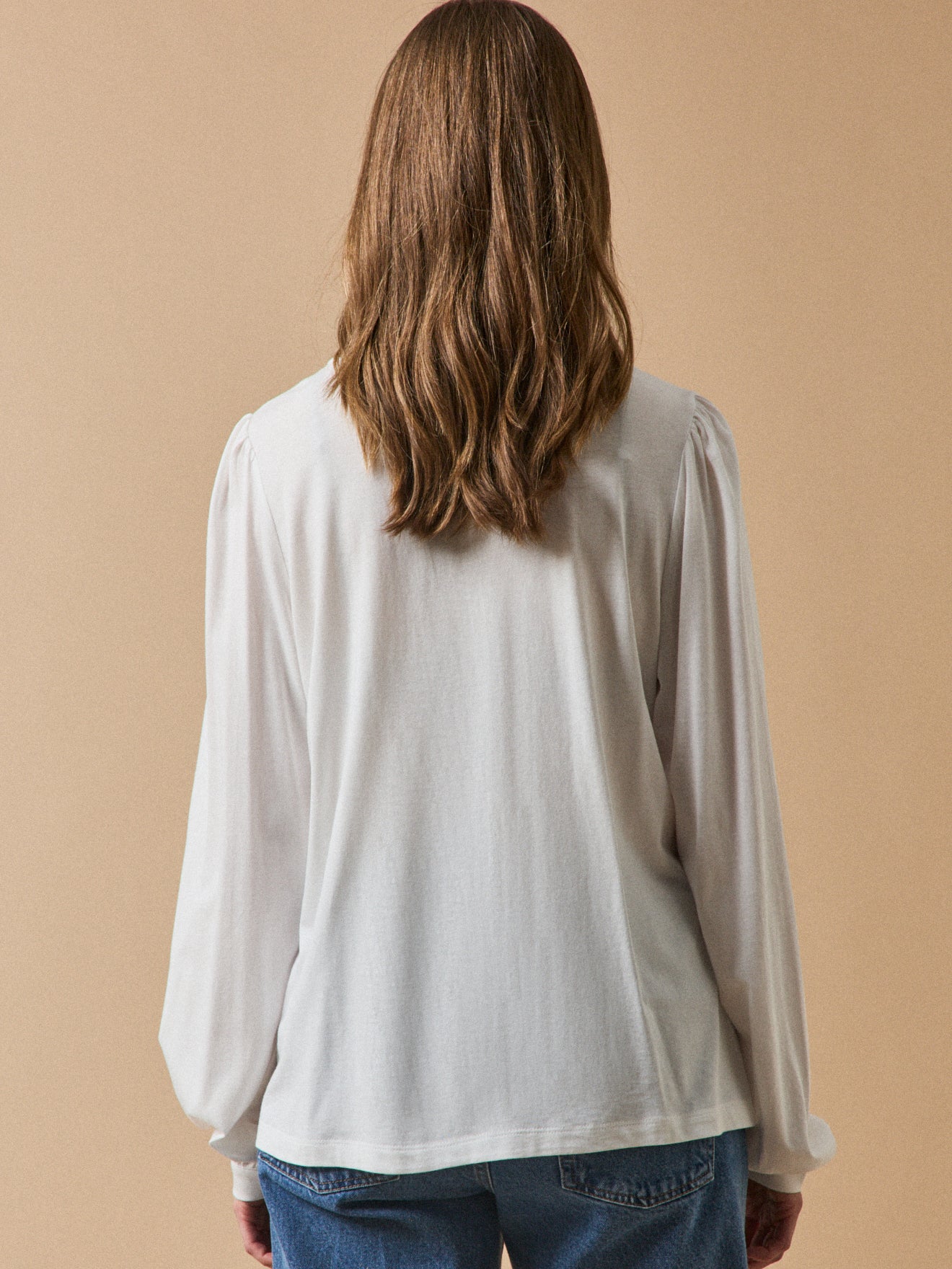 Bestickte Damenbluse aus Modal und Bio-Baumwolle