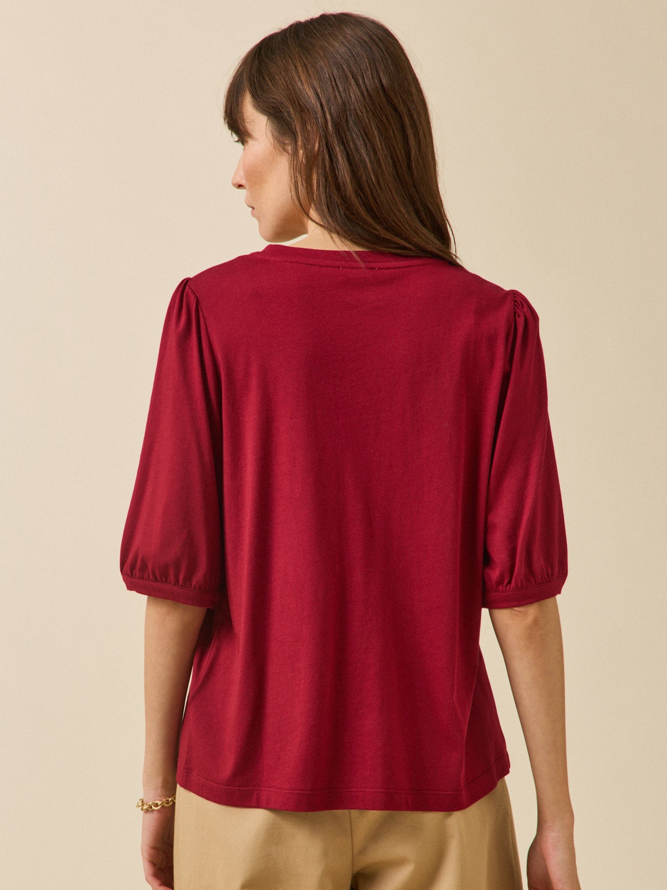 Bestickte Damenbluse aus Modal und Bio-Baumwolle