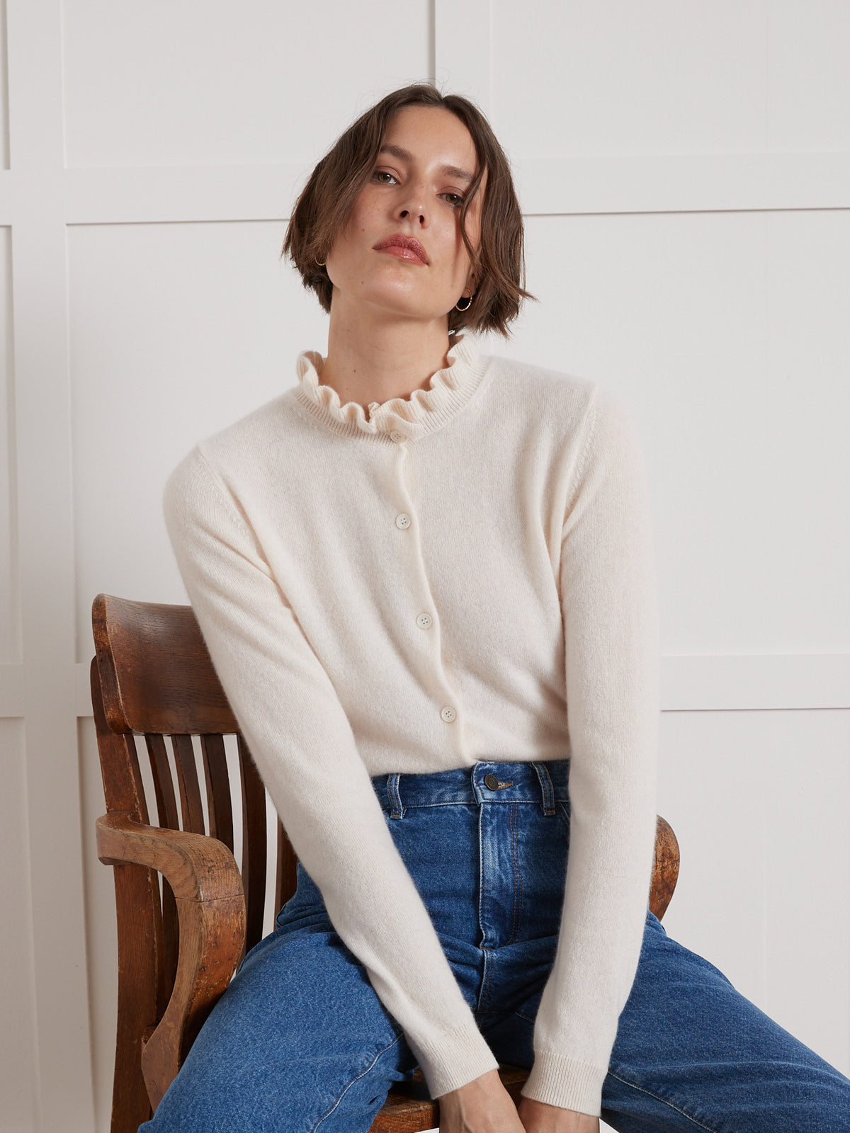 Damen-Cardigan mit Volants am Ausschnitt - Cashmere-Kollektion