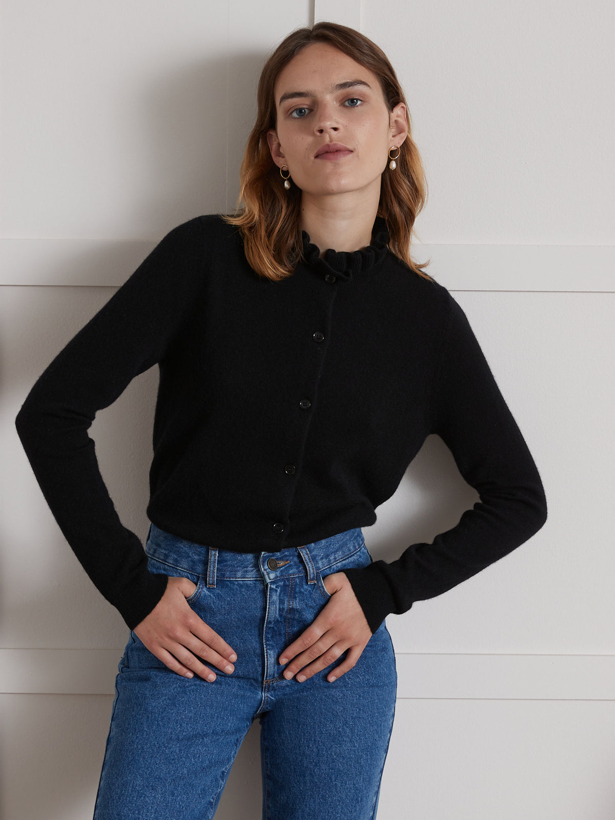 Damen-Cardigan mit Volants am Ausschnitt - Cashmere-Kollektion
