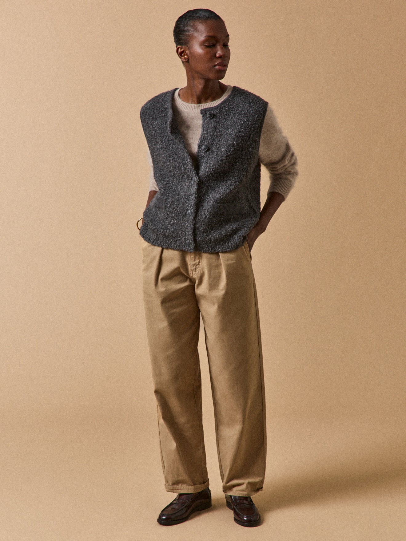 Damen-Strickweste aus Bouclé