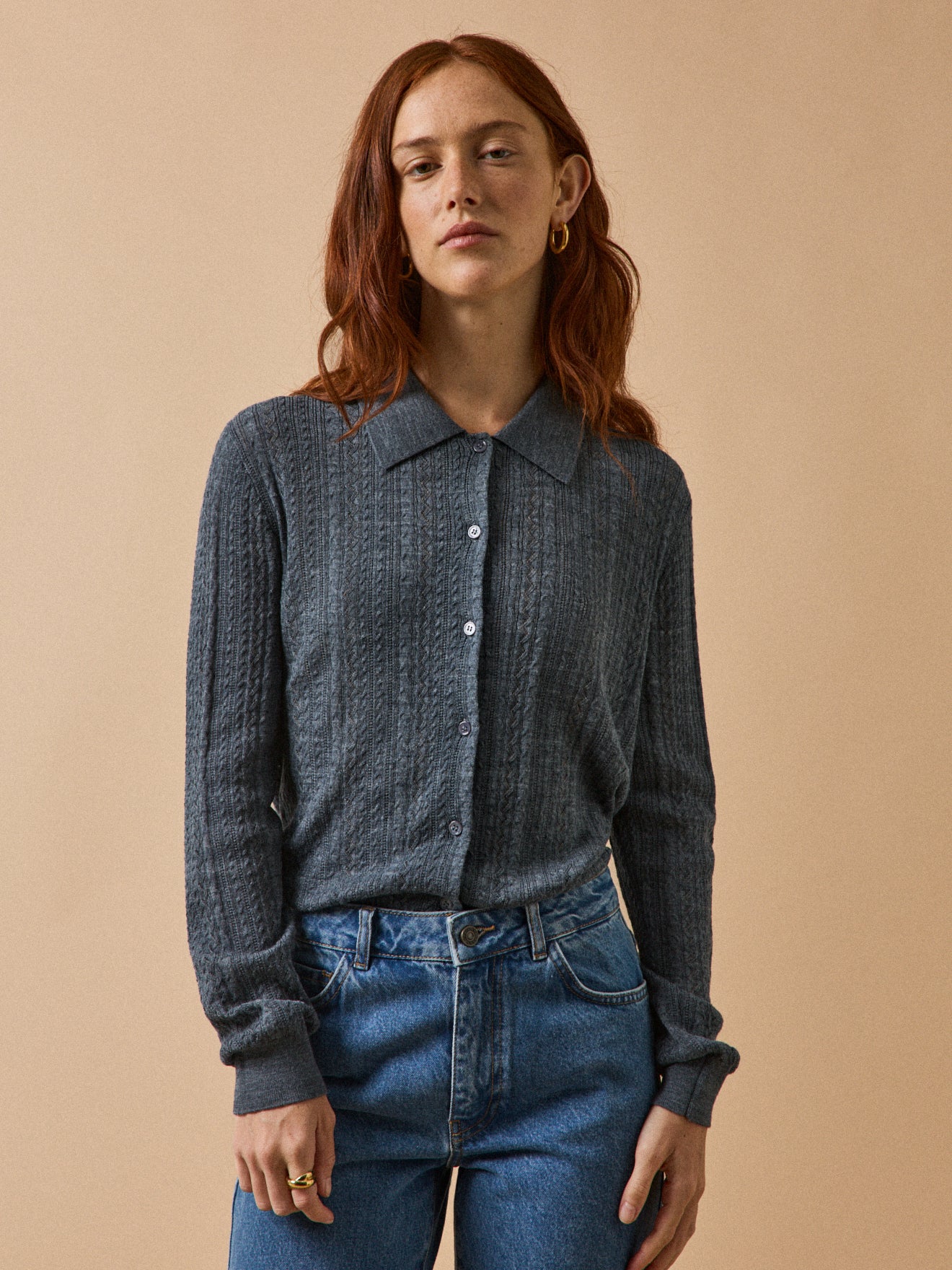 Damen-Cardigan mit Hemdkragen und Lochmuster