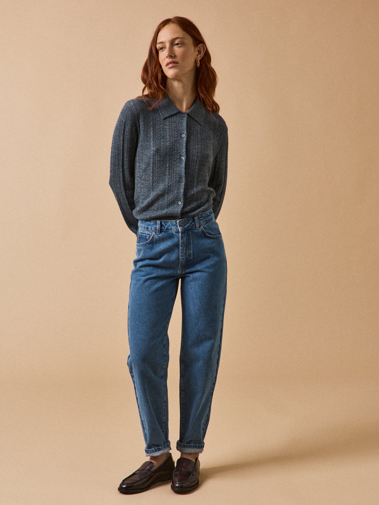 Damen-Cardigan mit Hemdkragen und Lochmuster