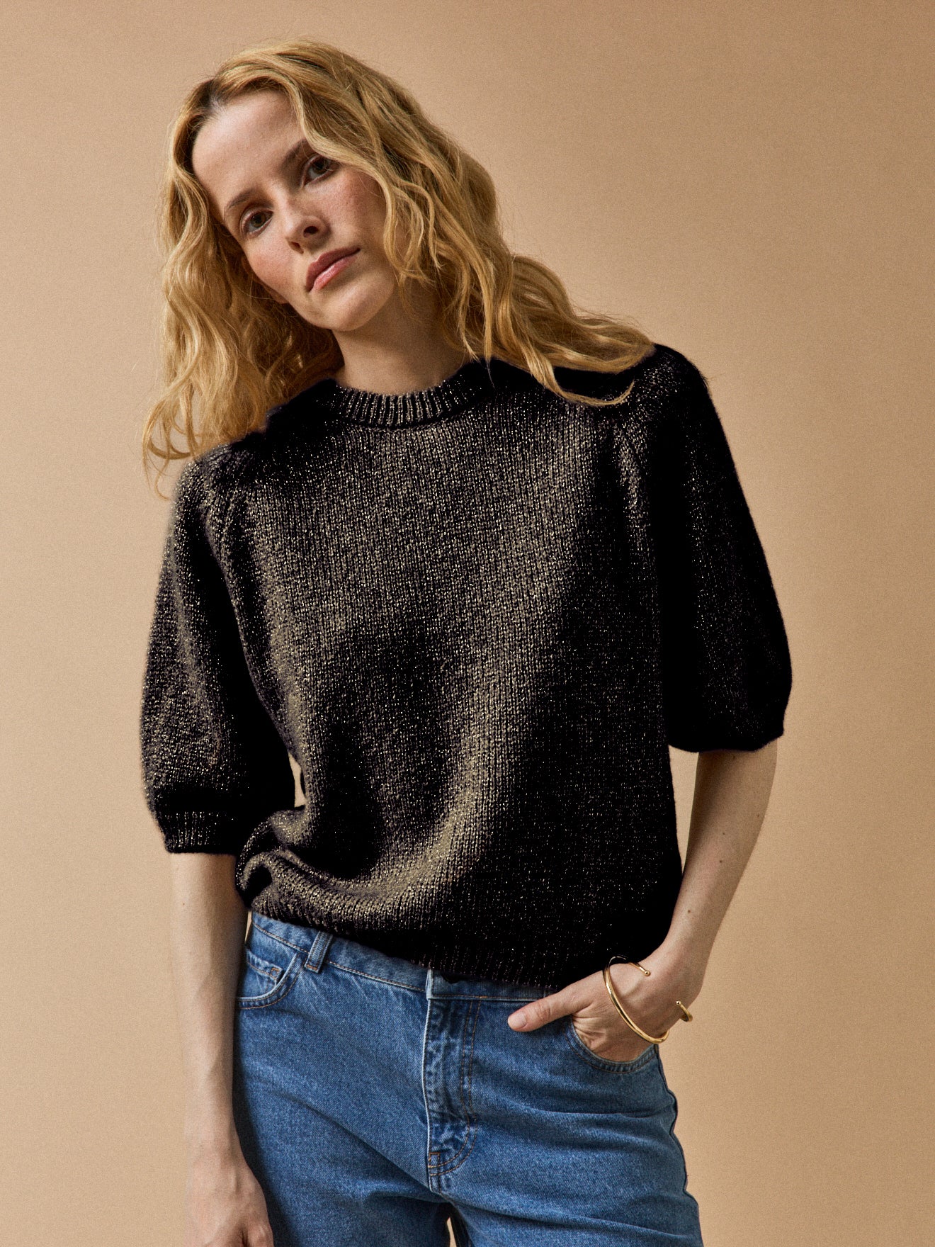 Irisierender Damenpullover mit kurzen Ärmeln