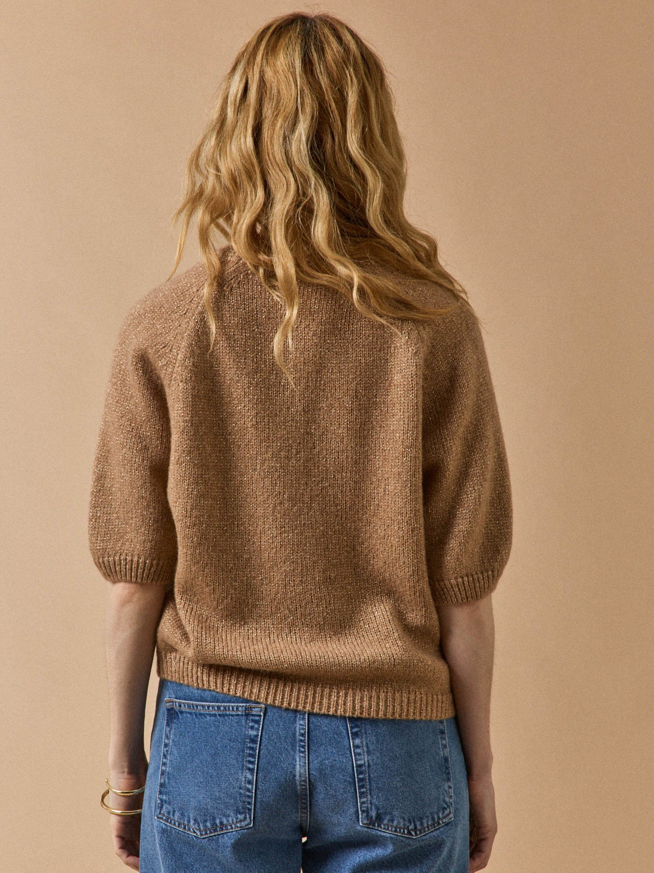 Irisierender Damenpullover mit kurzen Ärmeln