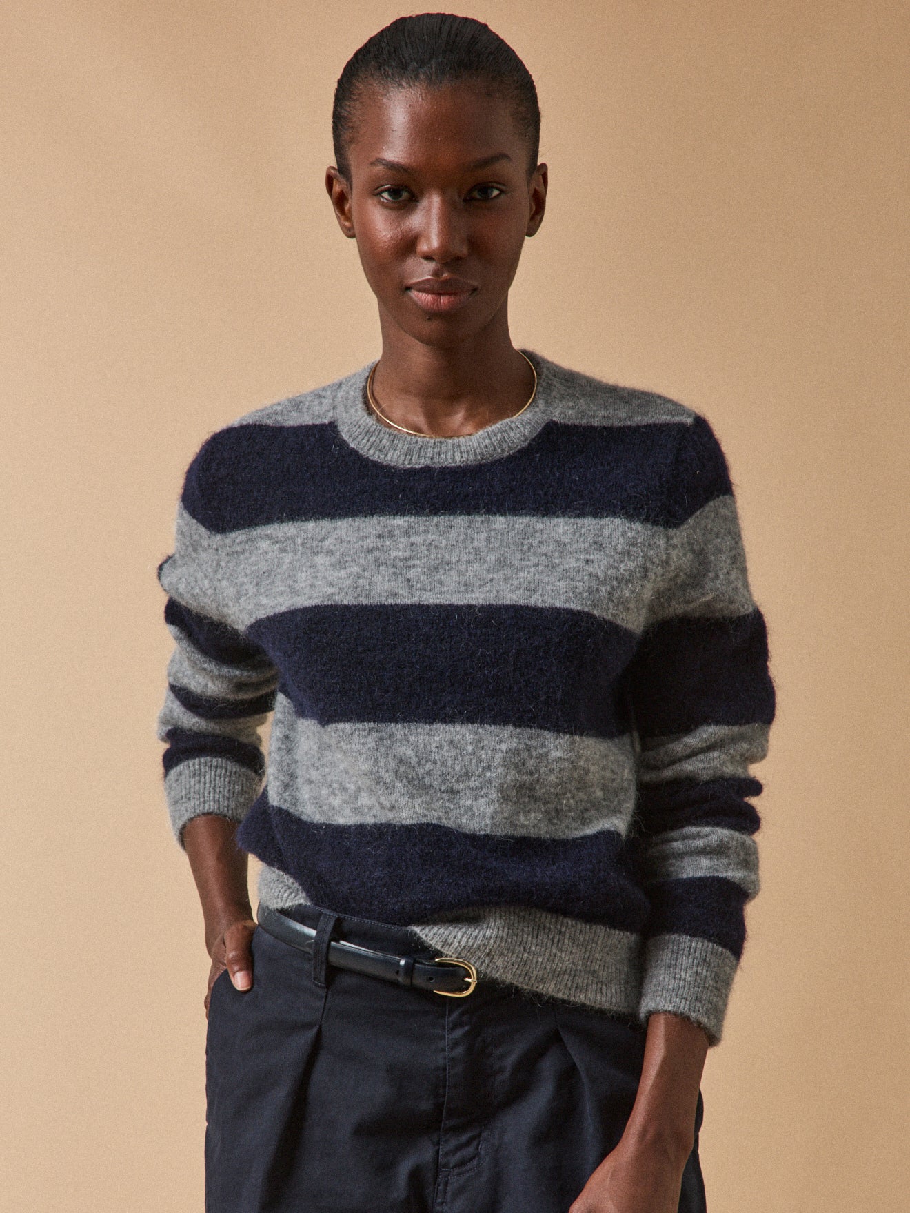 Zweifarbig gestreifter Damenpullover