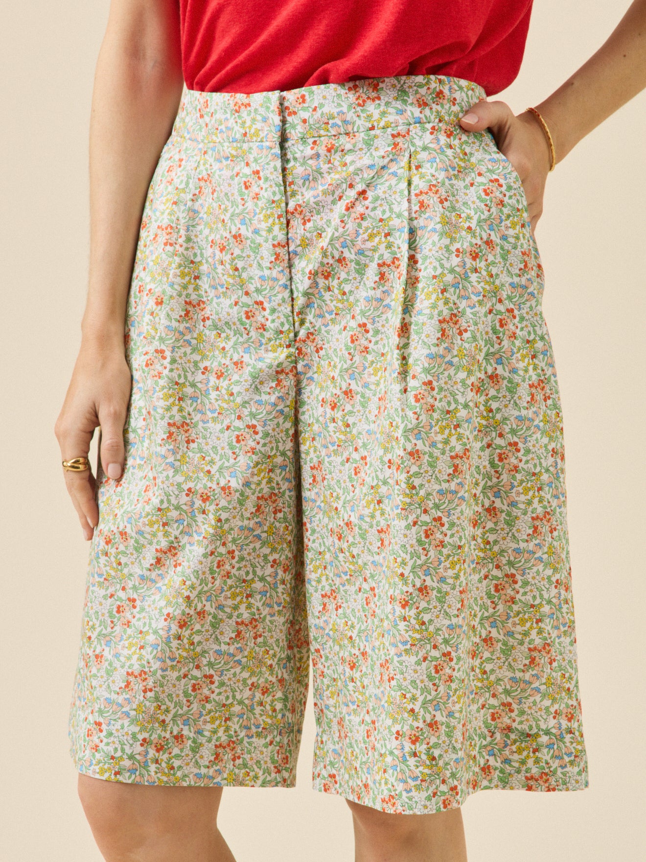 Damenbermudas aus Liberty-Stoff