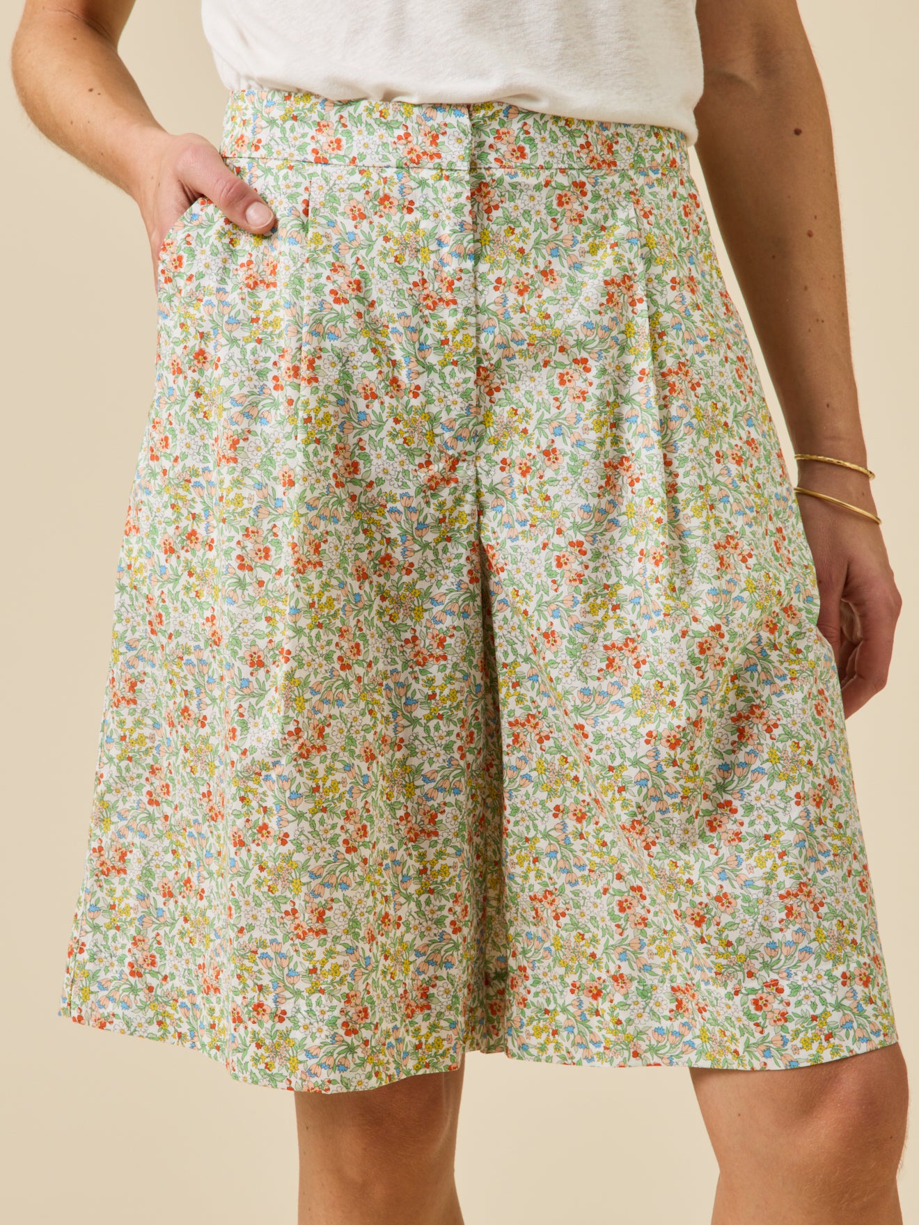 Damenbermudas aus Liberty-Stoff