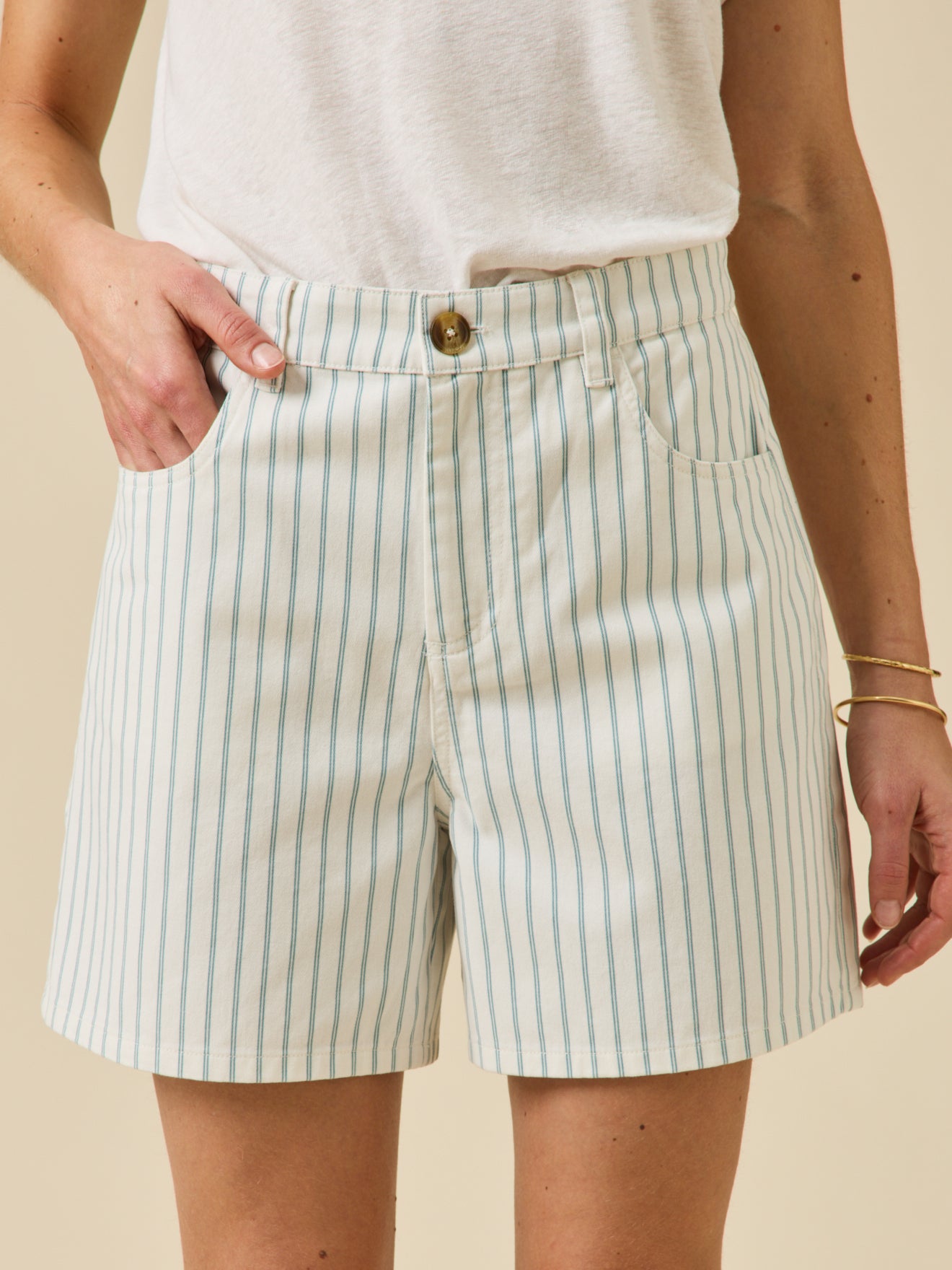 Gestreifte Damenshorts aus Baumwolle