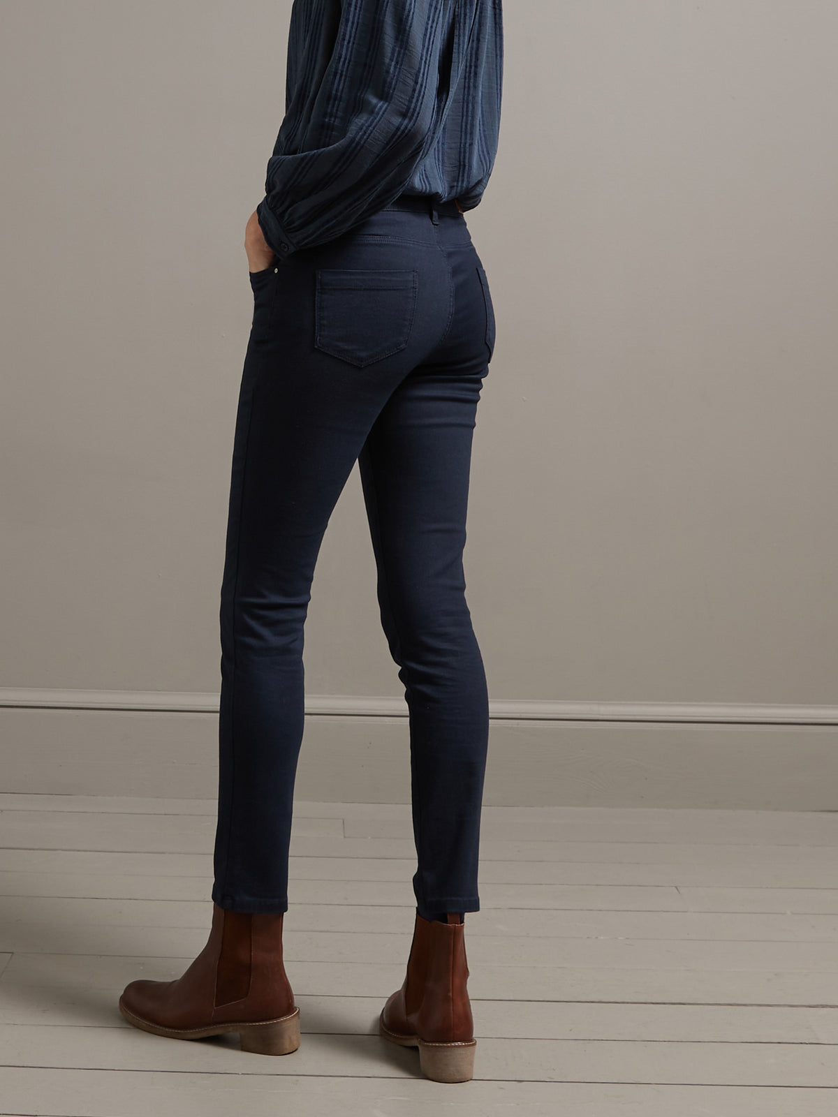 Besonders bequeme Slim Fit Damen-Jeans in schöner Farbe