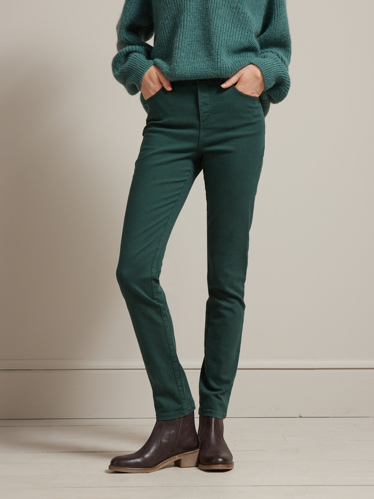 Besonders bequeme Slim Fit Damen-Jeans in schöner Farbe