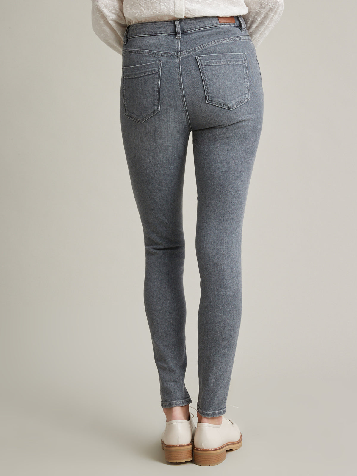 Jean slim femme Mathilde - coton bio, délavage écoresponsable