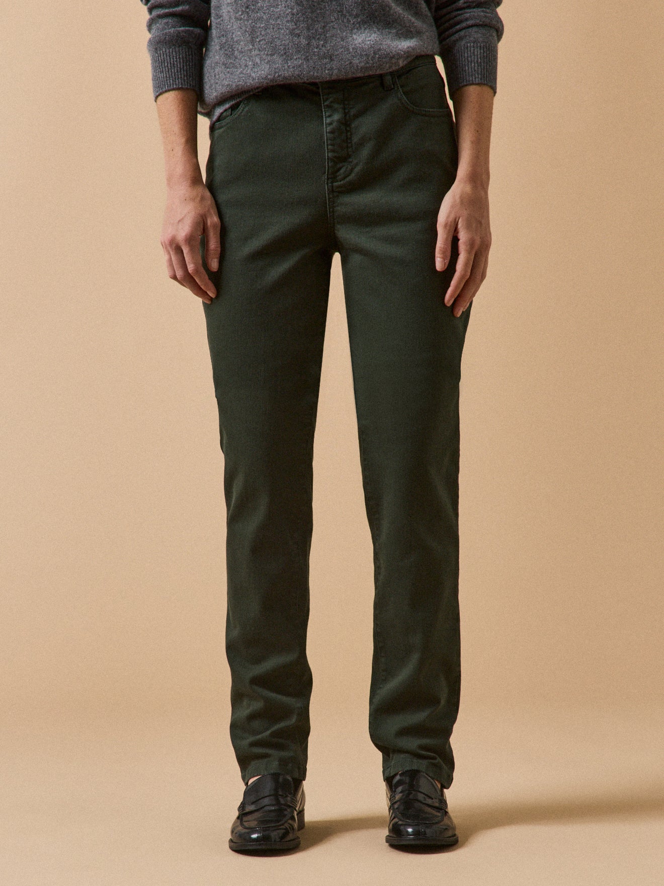 Farbenfrohe Slim Fit Damenhose Aude