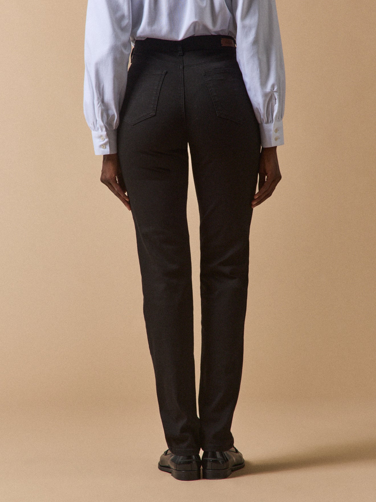 Farbenfrohe Slim Fit Damenhose Aude