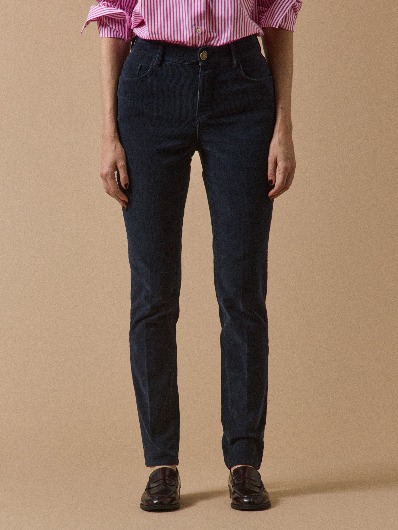 Slim Fit Damenhose aus Cordsamt Chloé