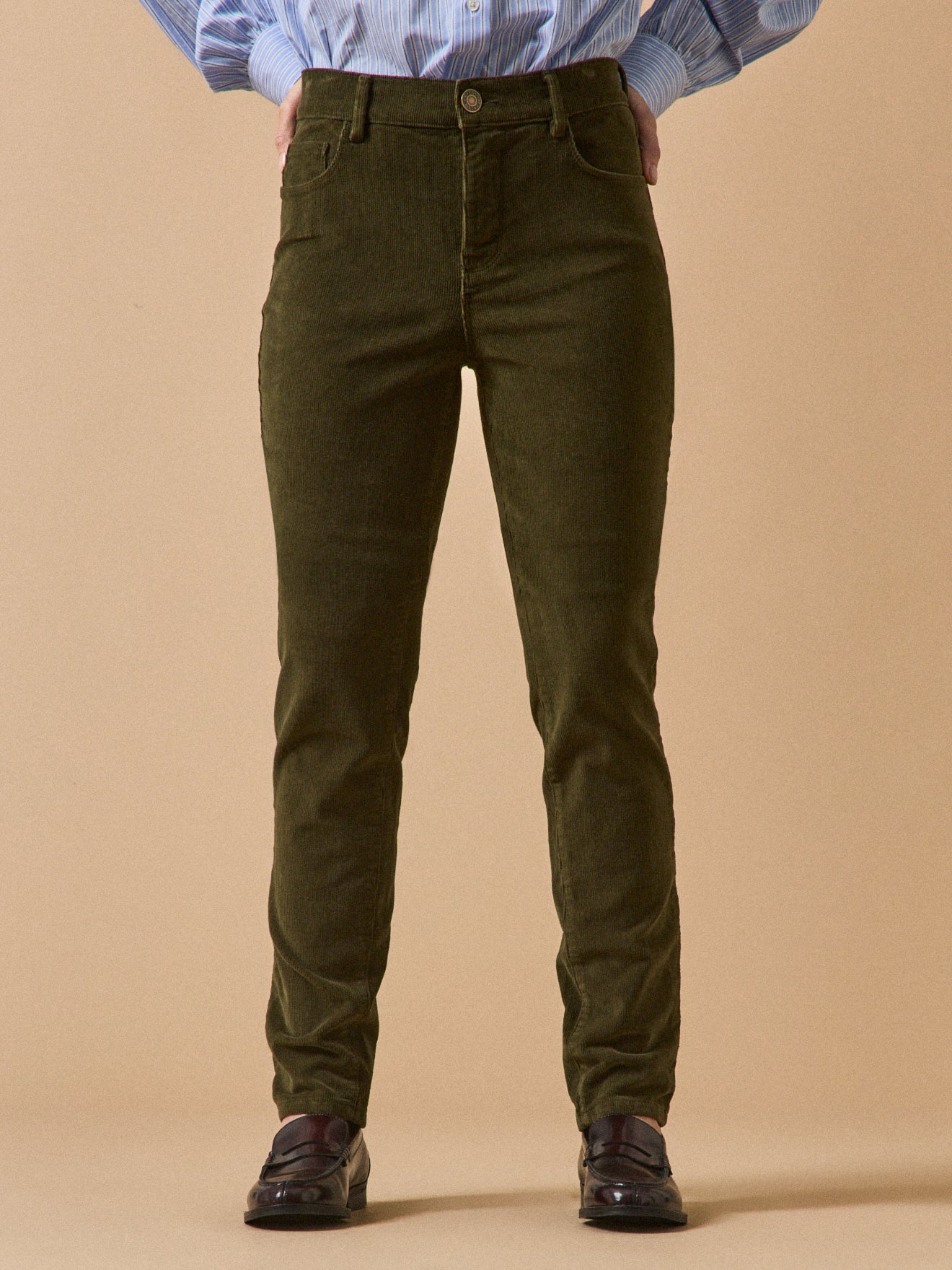 Slim Fit Damenhose aus Cordsamt Chloé
