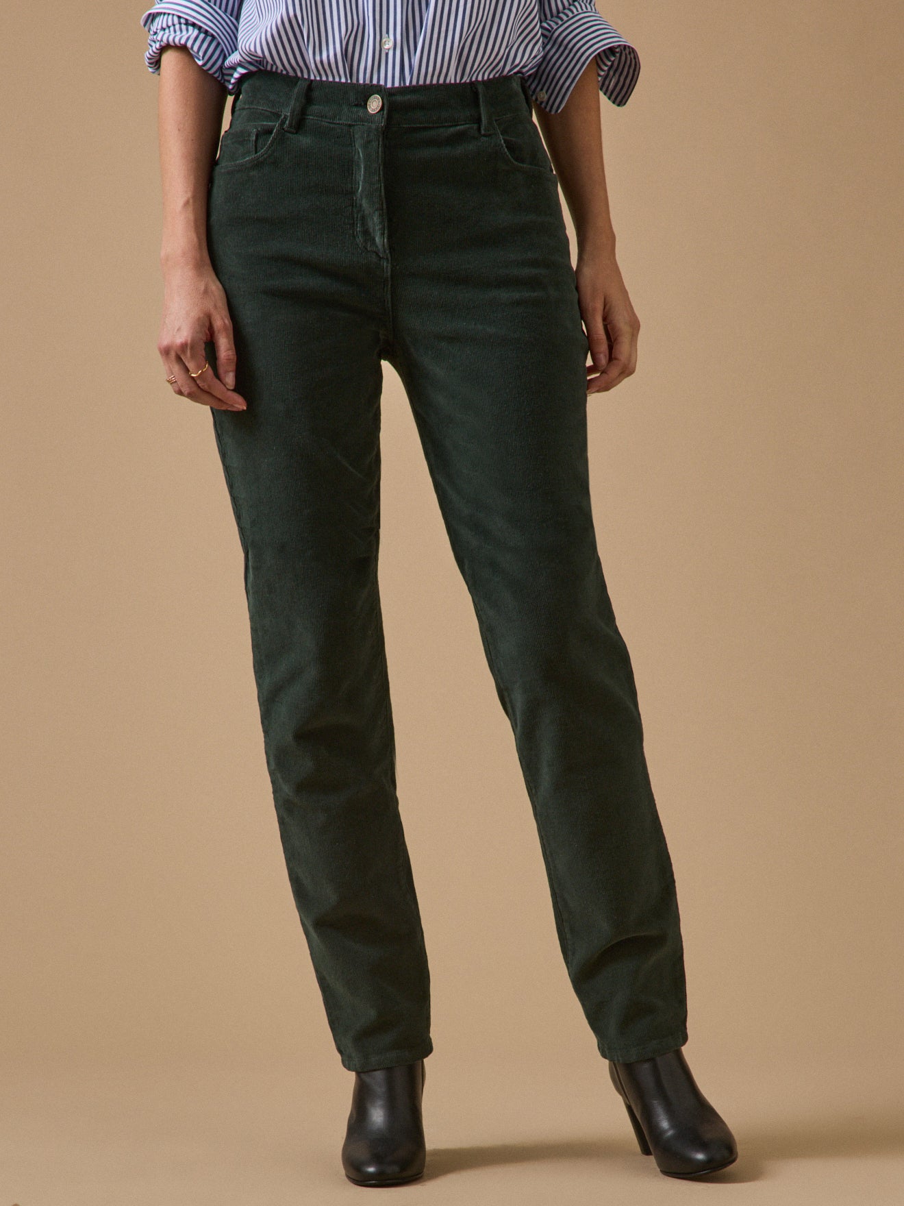 Slim Fit Damenhose aus Cordsamt Chloé