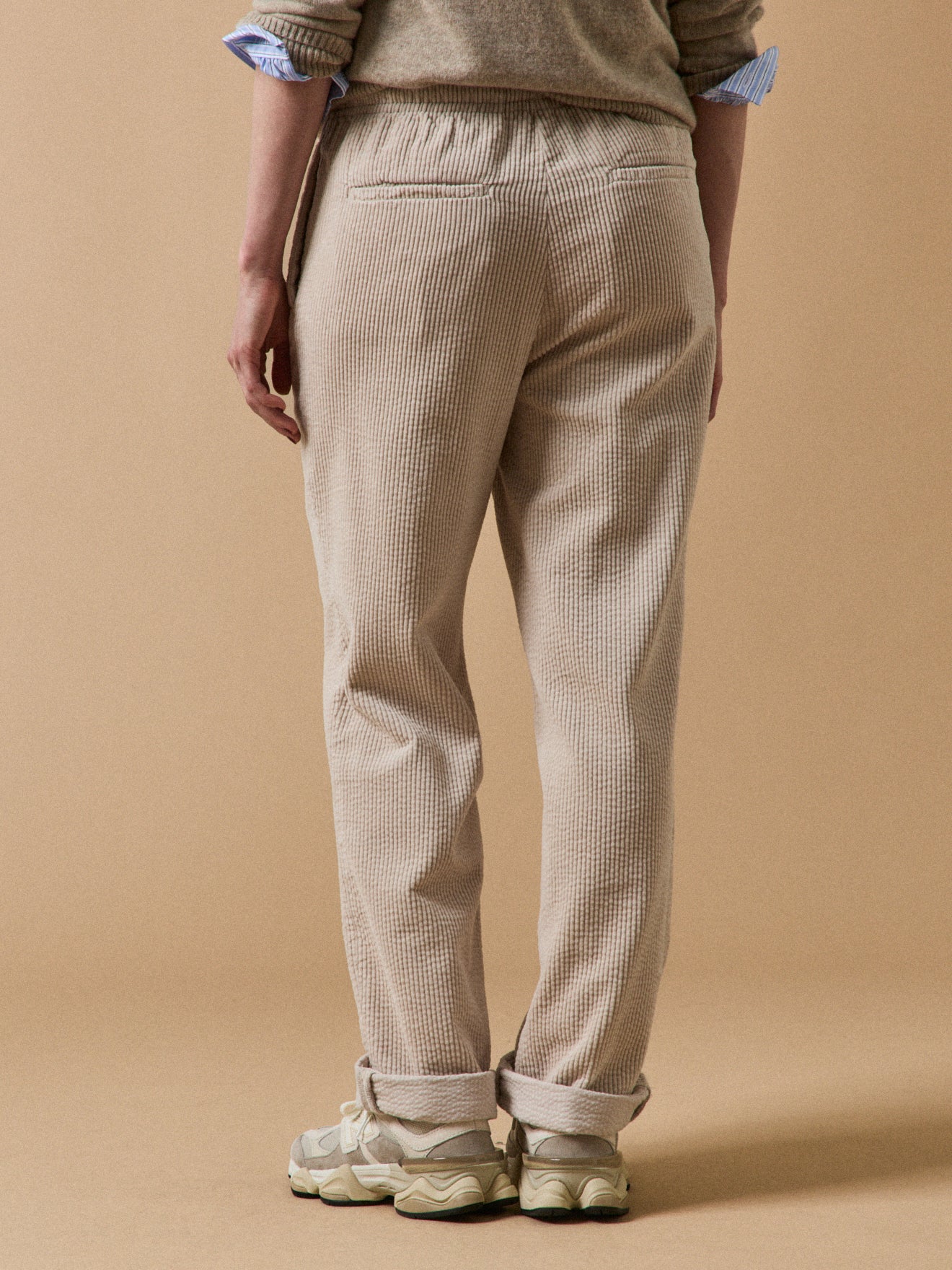 Damenhose Agathe aus strukturiertem Velours