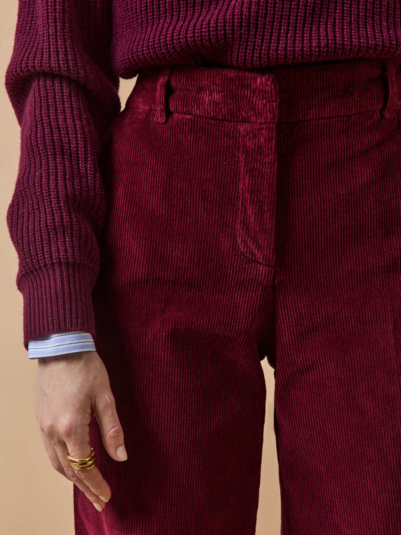 Damenhose Juliette mit weitem Bein aus Velours