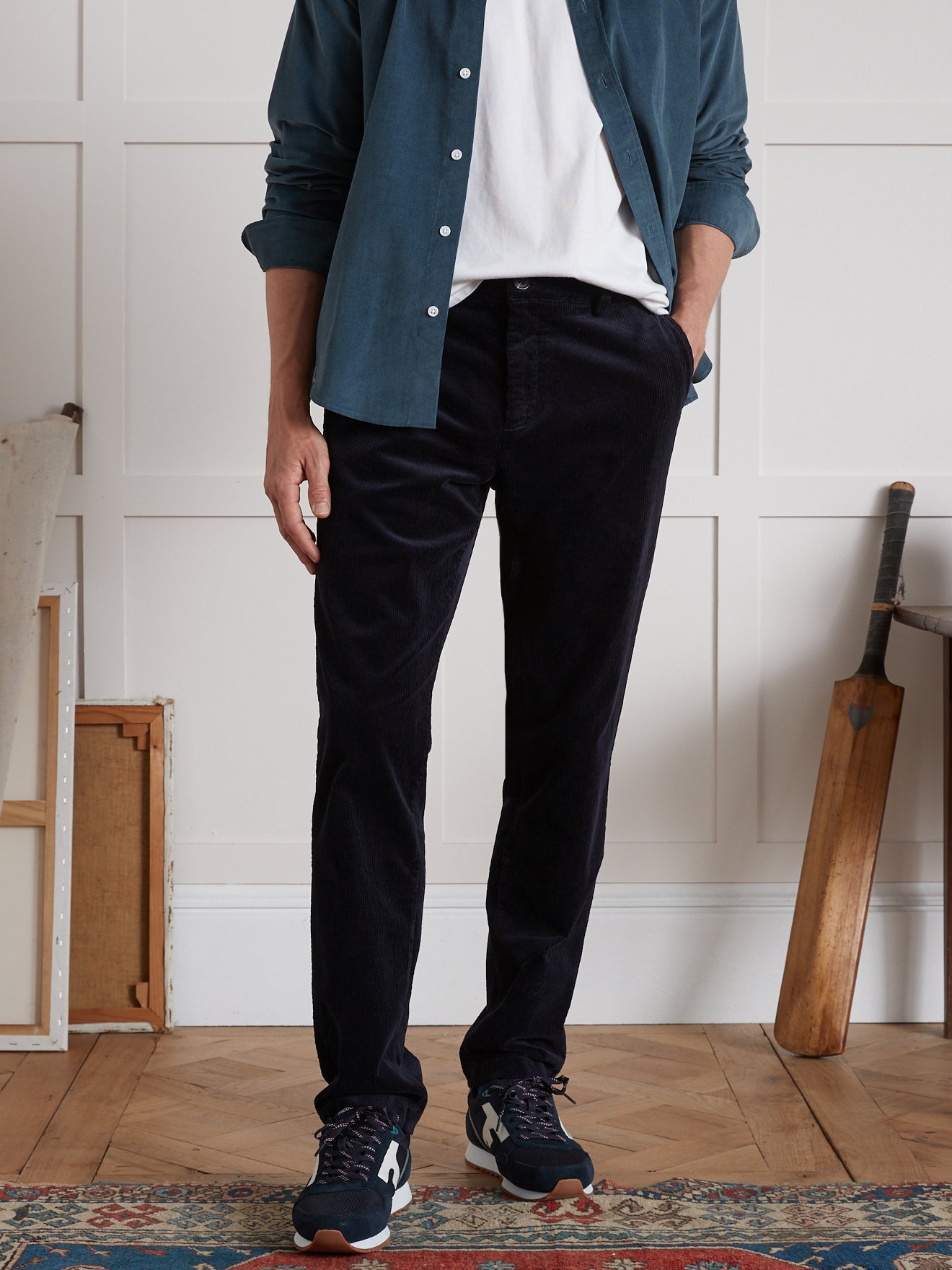 Herrenhose aus Cord mit Elastikbund