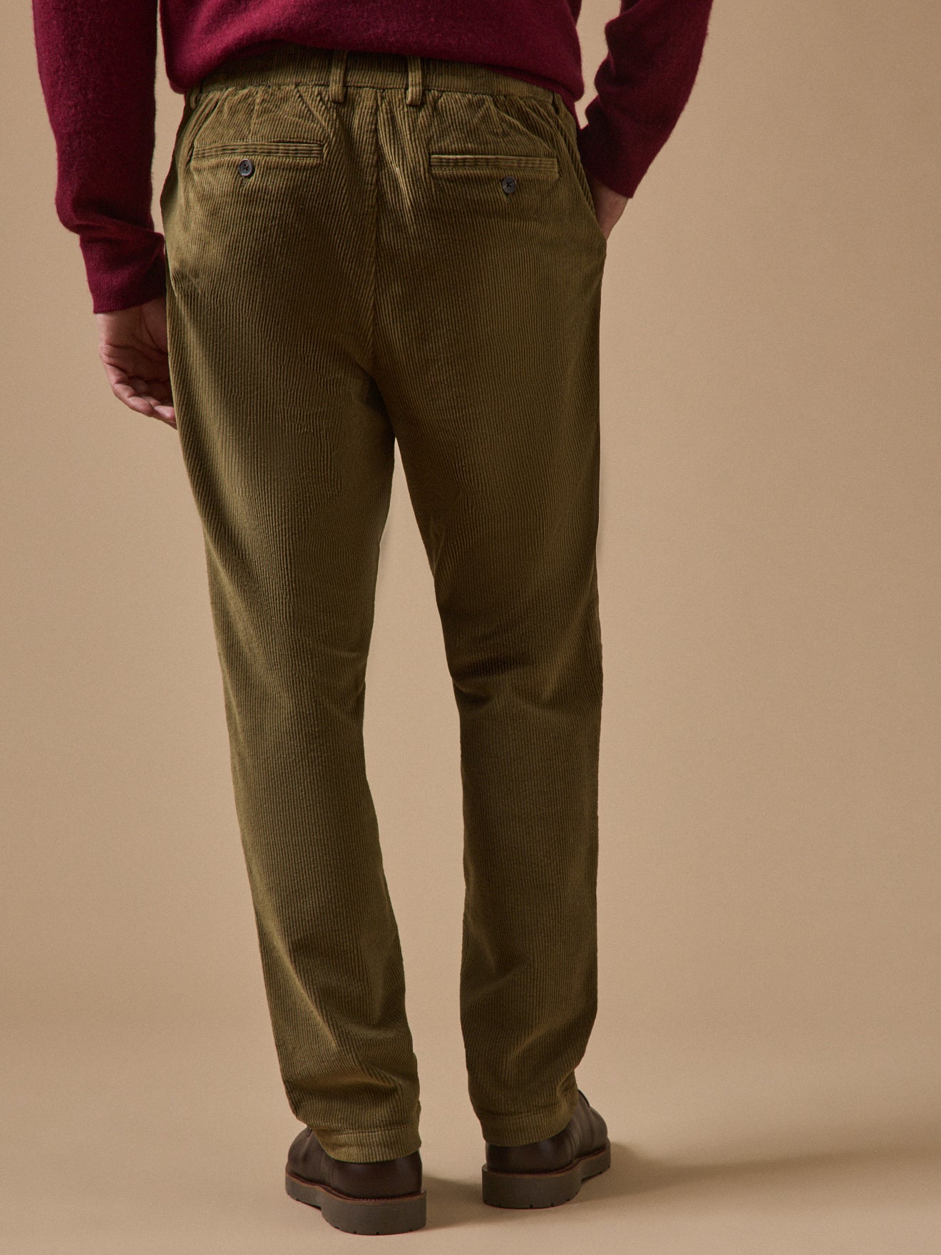Herrenhose aus Cord mit Elastikbund