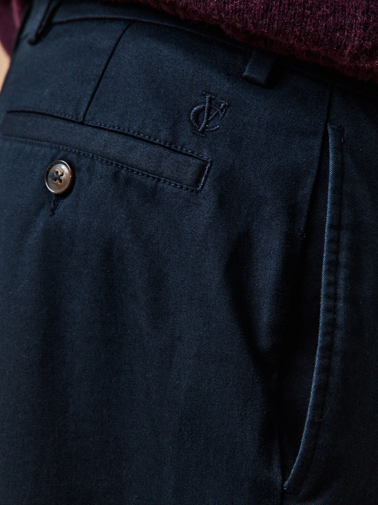 Herren-Chinohose mit weitem Bein