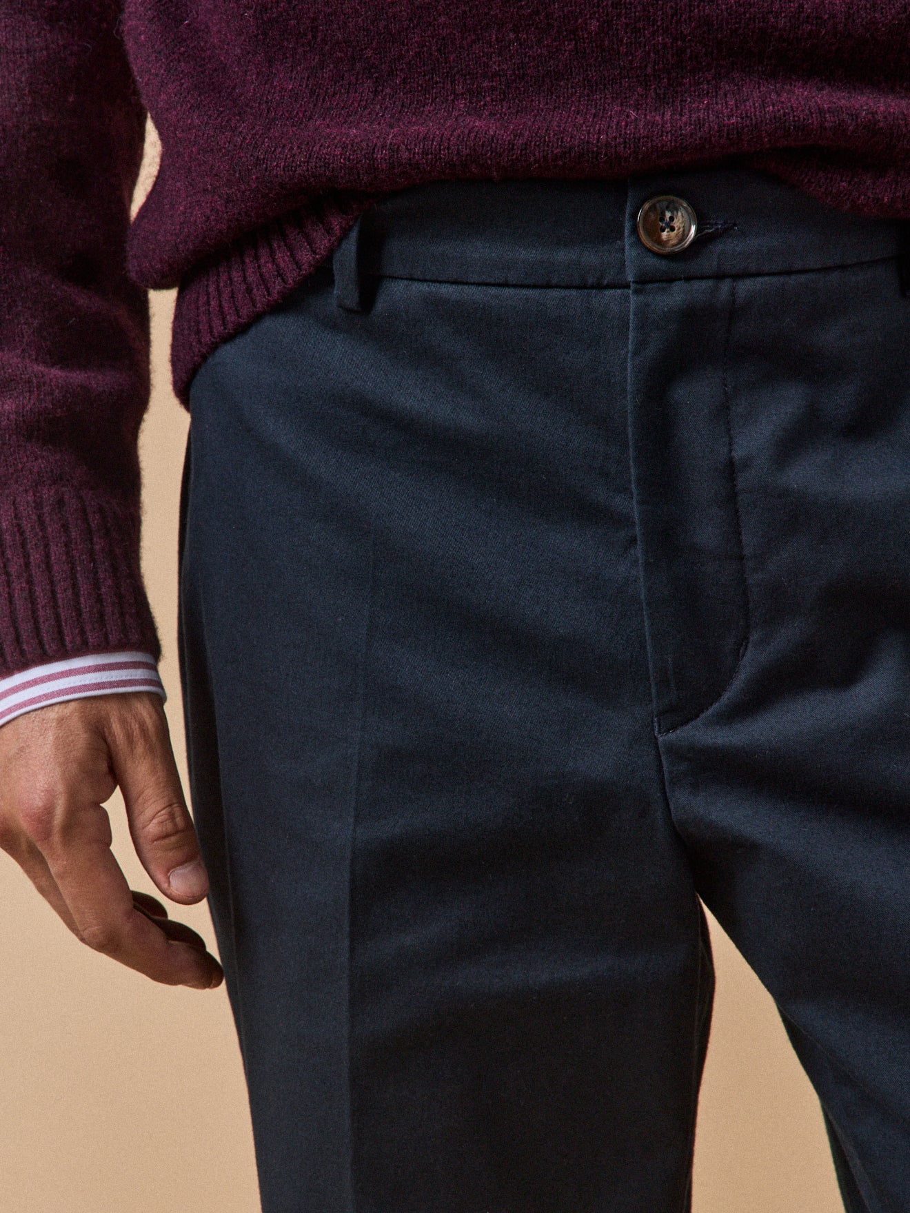 Herren-Chinohose mit weitem Bein