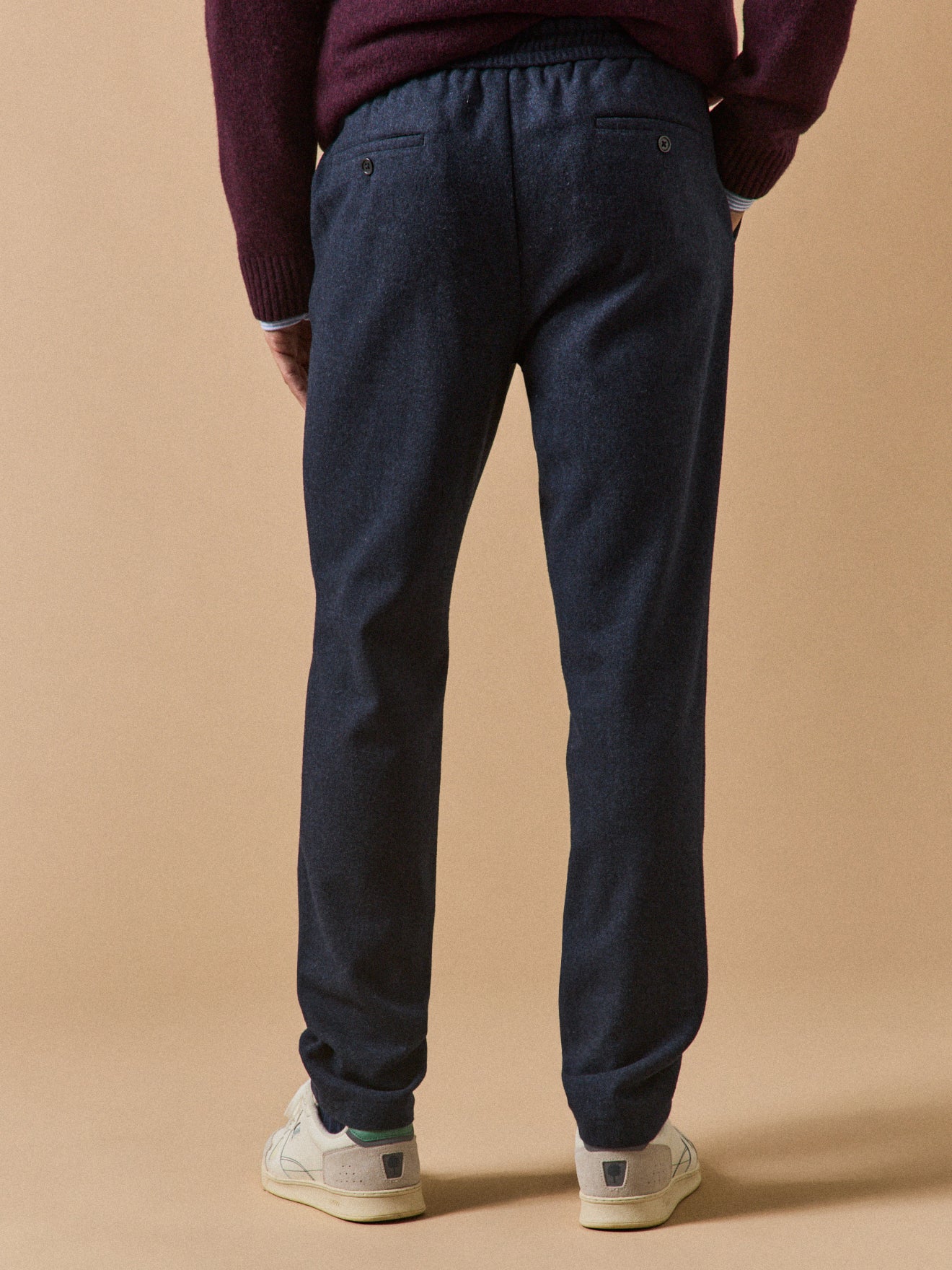 Herrenhose aus Wolltuch mit Elastikbund