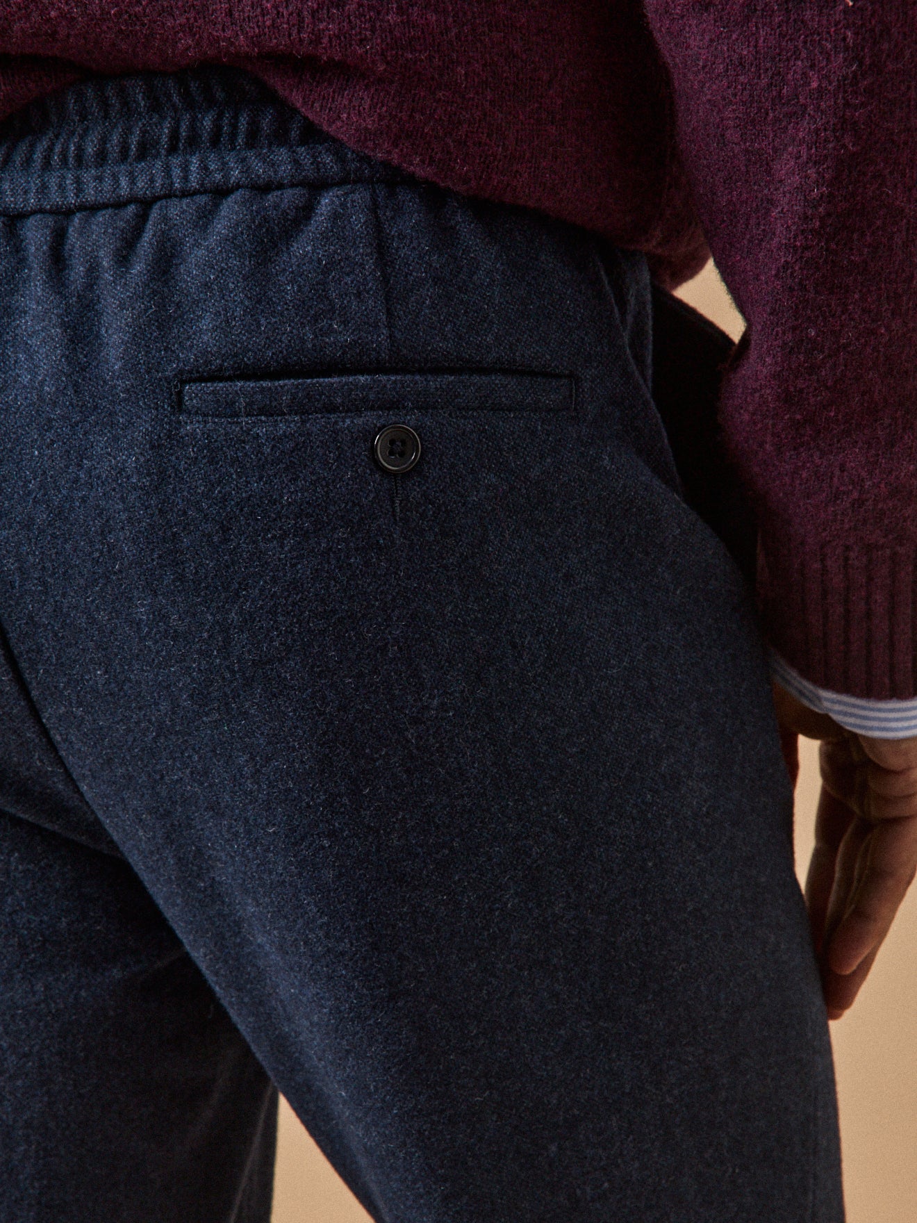 Herrenhose aus Wolltuch mit Elastikbund