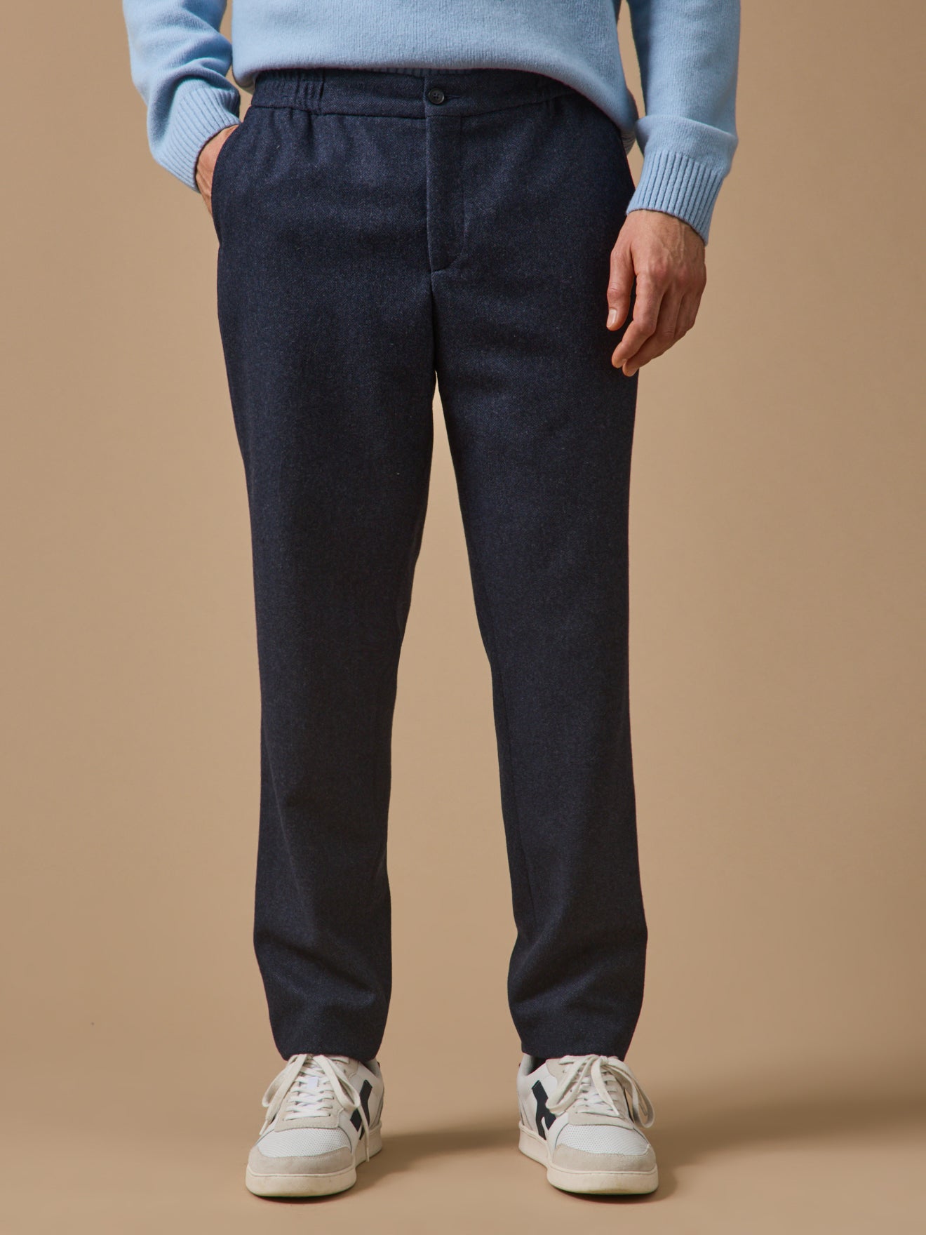 Herrenhose aus Wolltuch mit Elastikbund