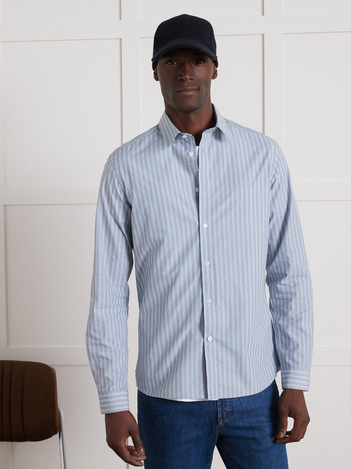 Dreifarbig gestreiftes Slim Fit Herrenhemd