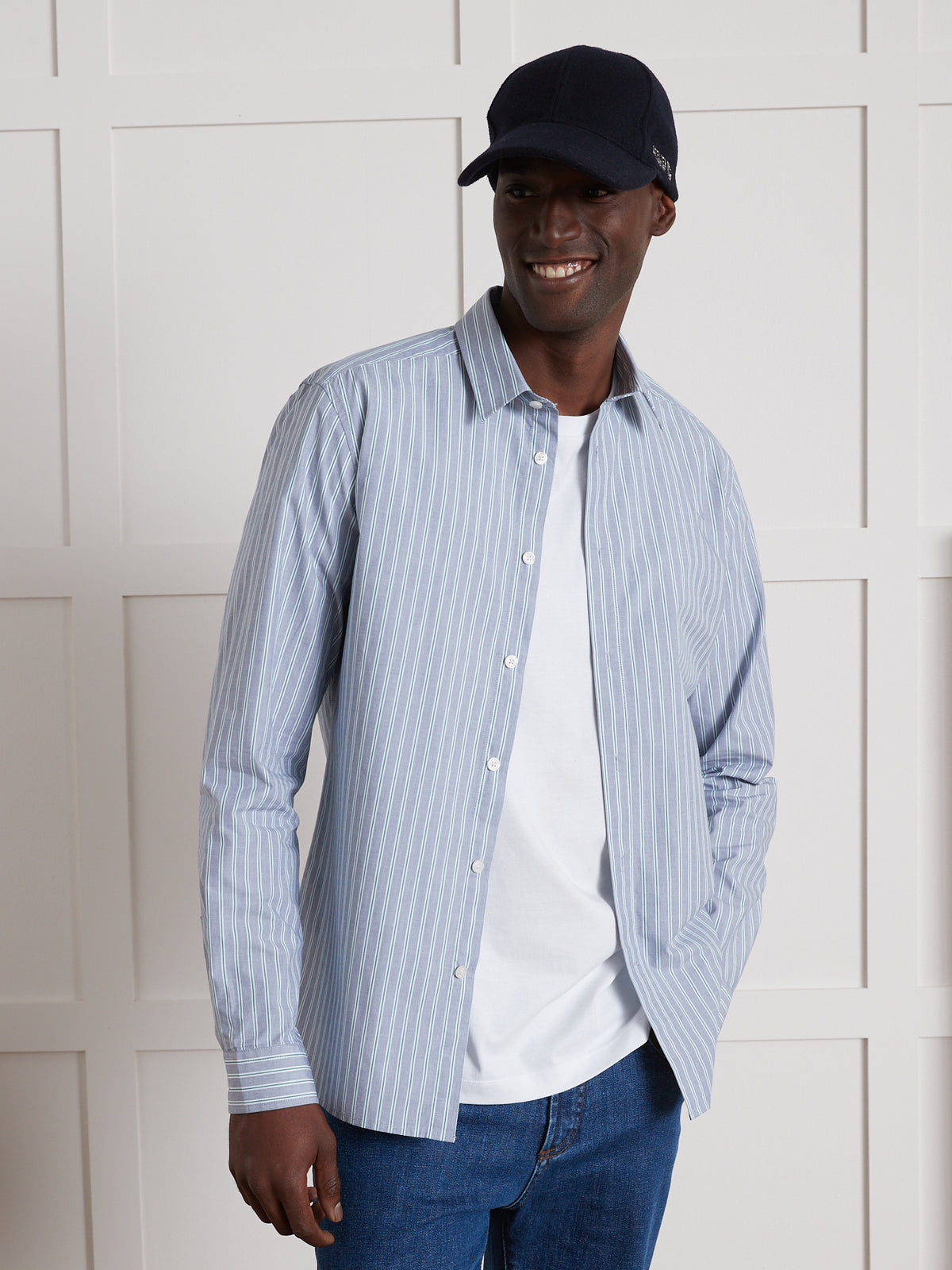 Dreifarbig gestreiftes Slim Fit Herrenhemd