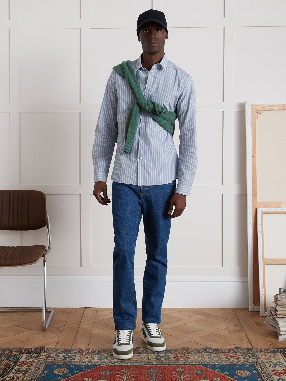 Dreifarbig gestreiftes Slim Fit Herrenhemd
