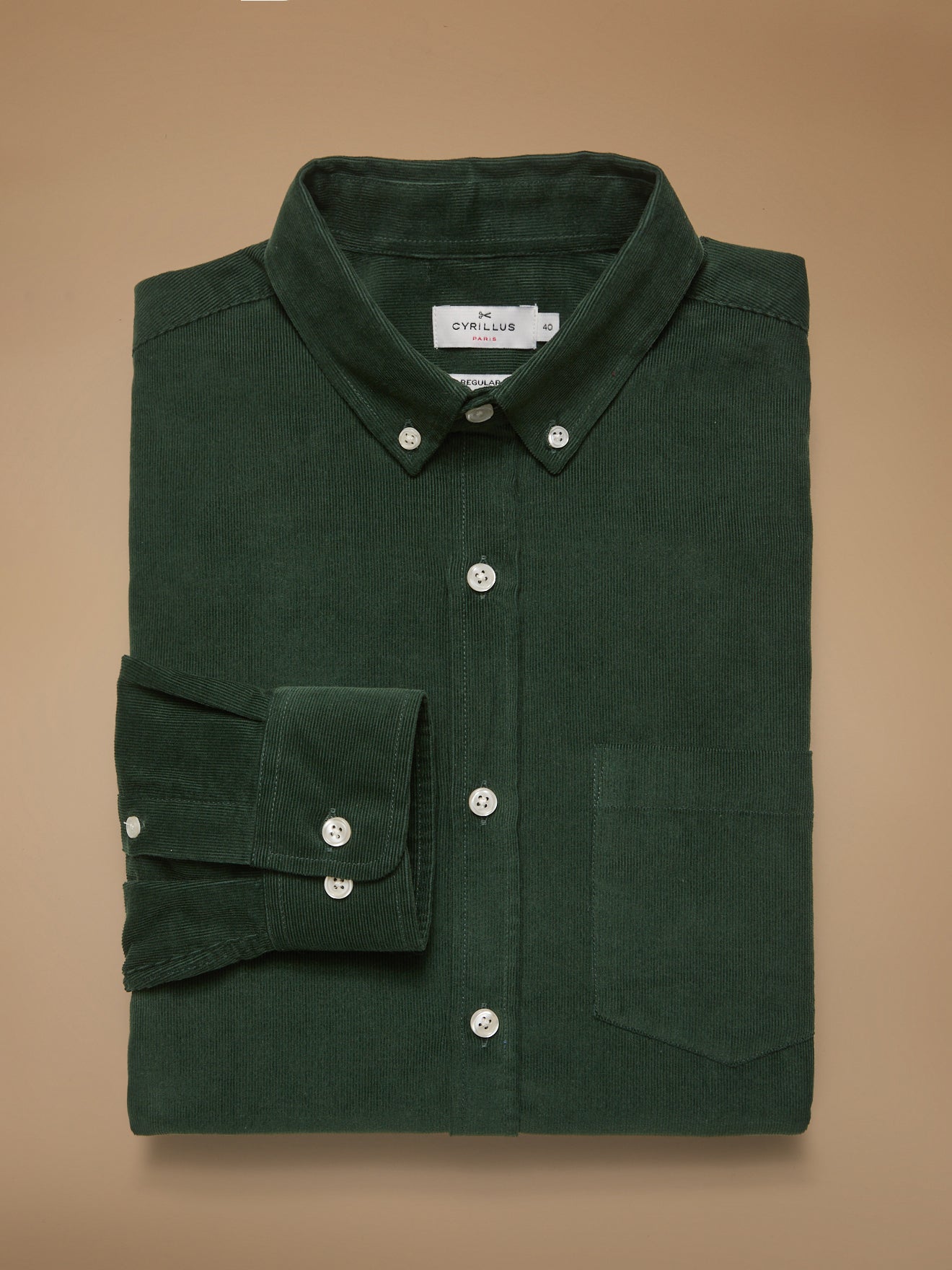 Herrenhemd aus Velours in modischem Schnitt