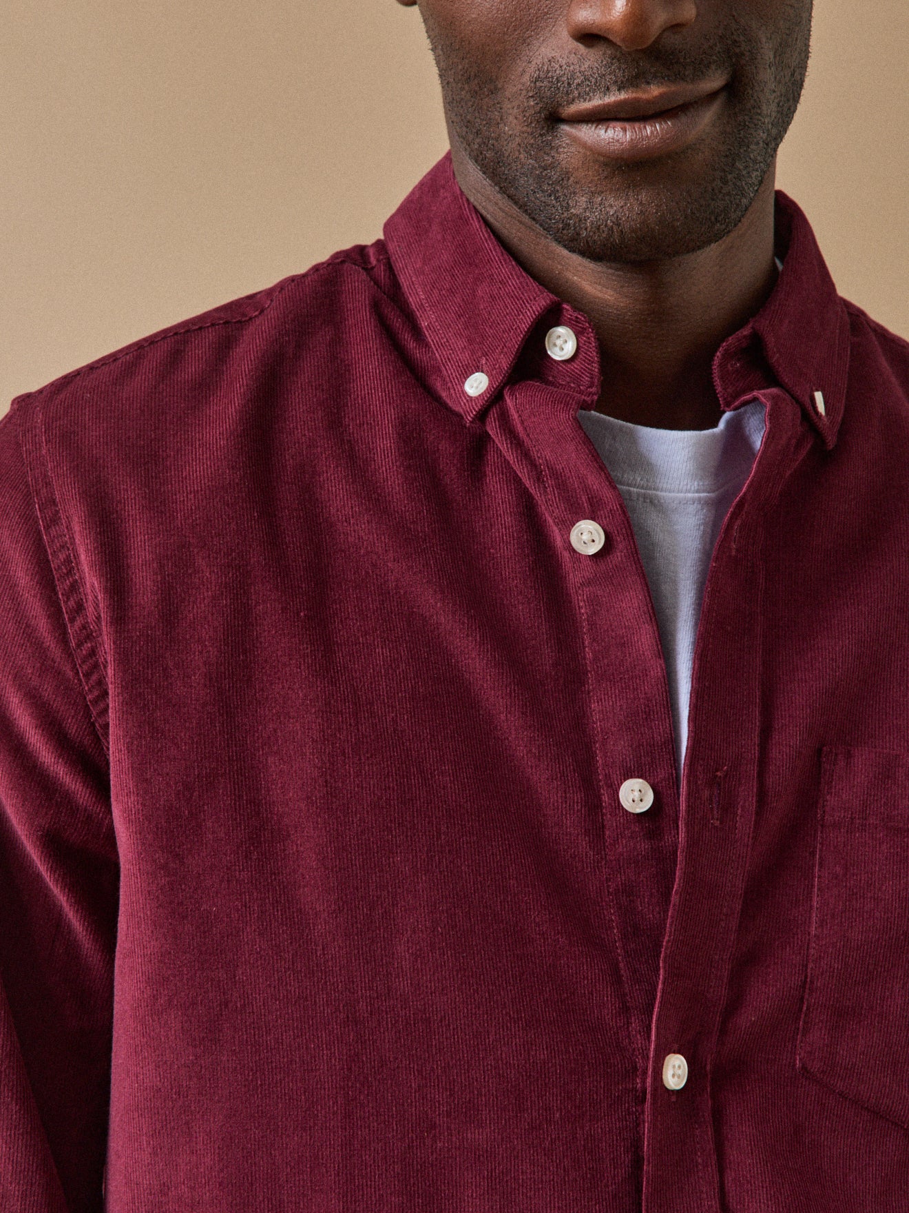 Herrenhemd aus Velours in modischem Schnitt