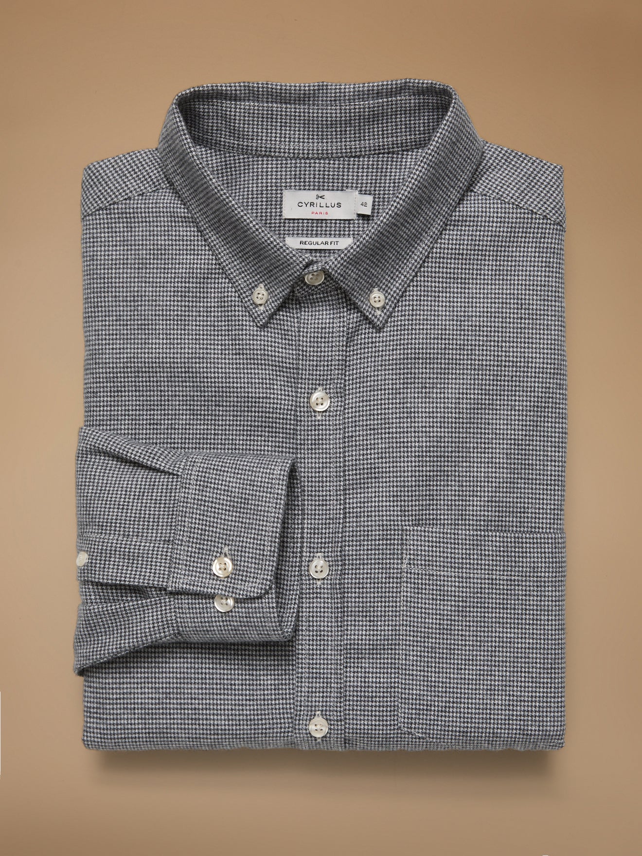Herrenhemd aus Flanell in modischem Schnitt mit Hahnentrittmuster