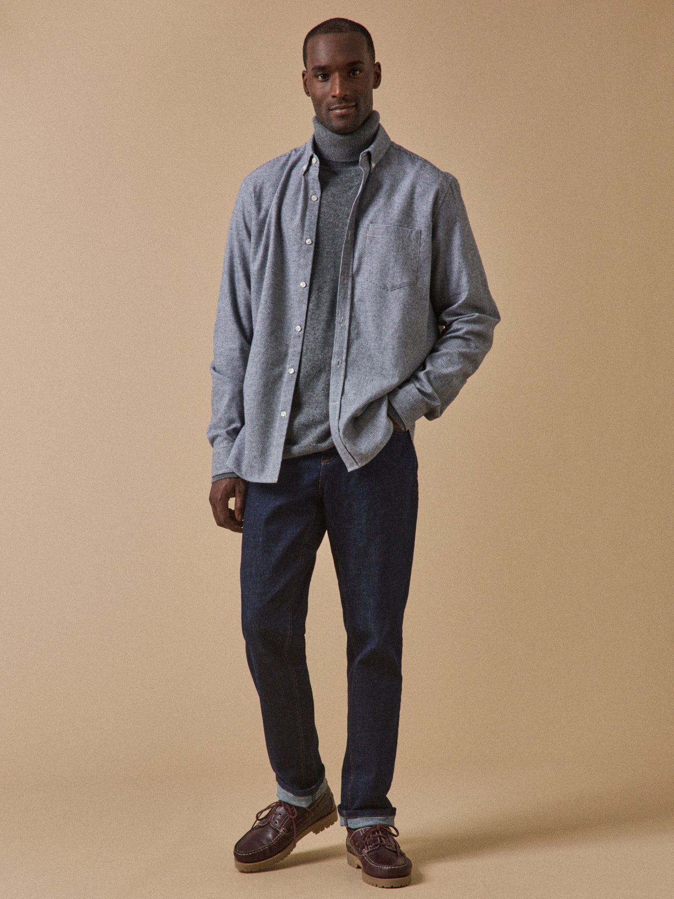 Herrenhemd aus Flanell in modischem Schnitt mit Hahnentrittmuster