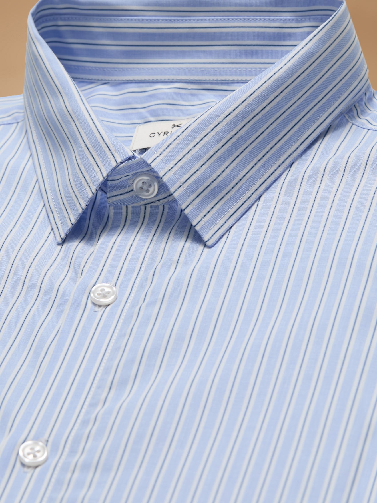 Gestreiftes Herrenhemd aus Popeline in enger Passform