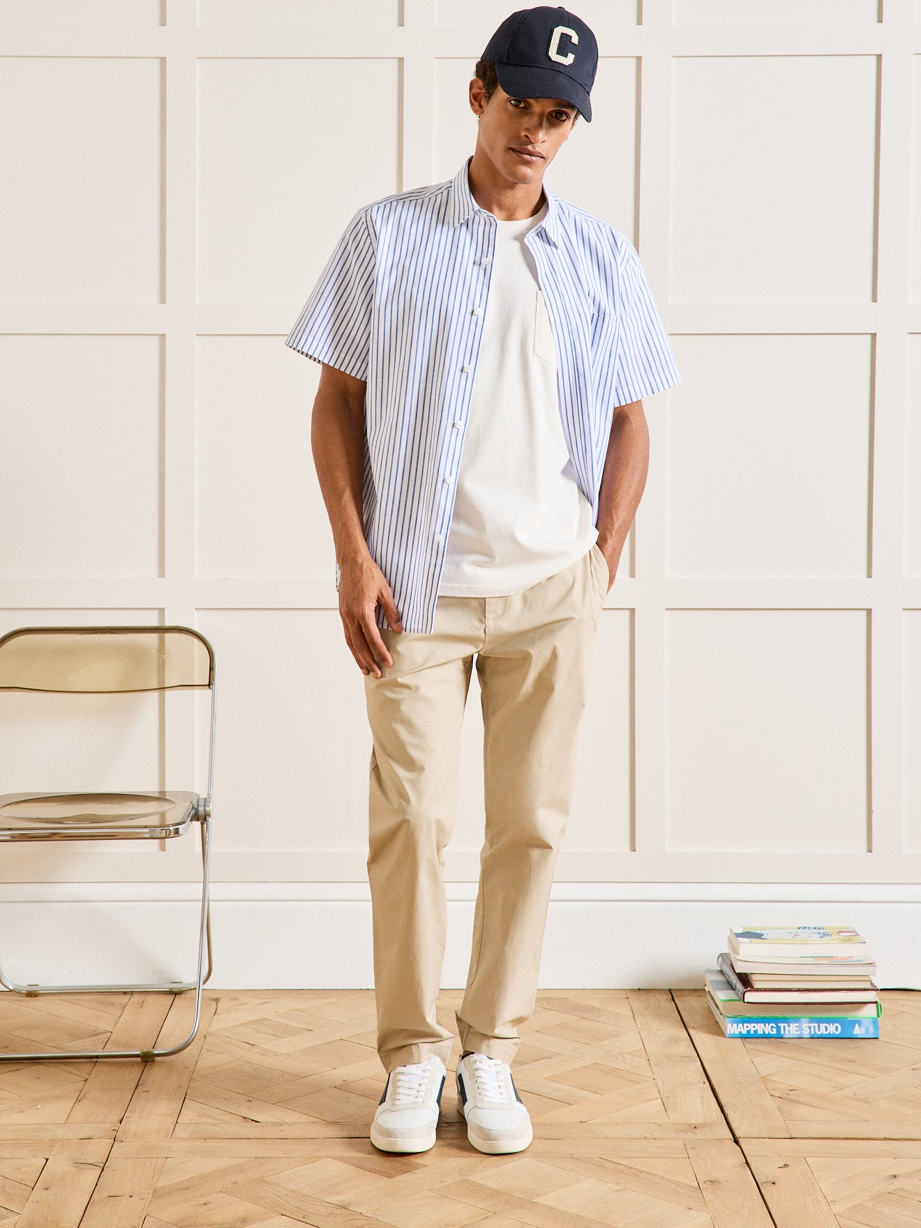 Herren T-Shirt aus Bio-Baumwolle, einfarbig mit Stickerei