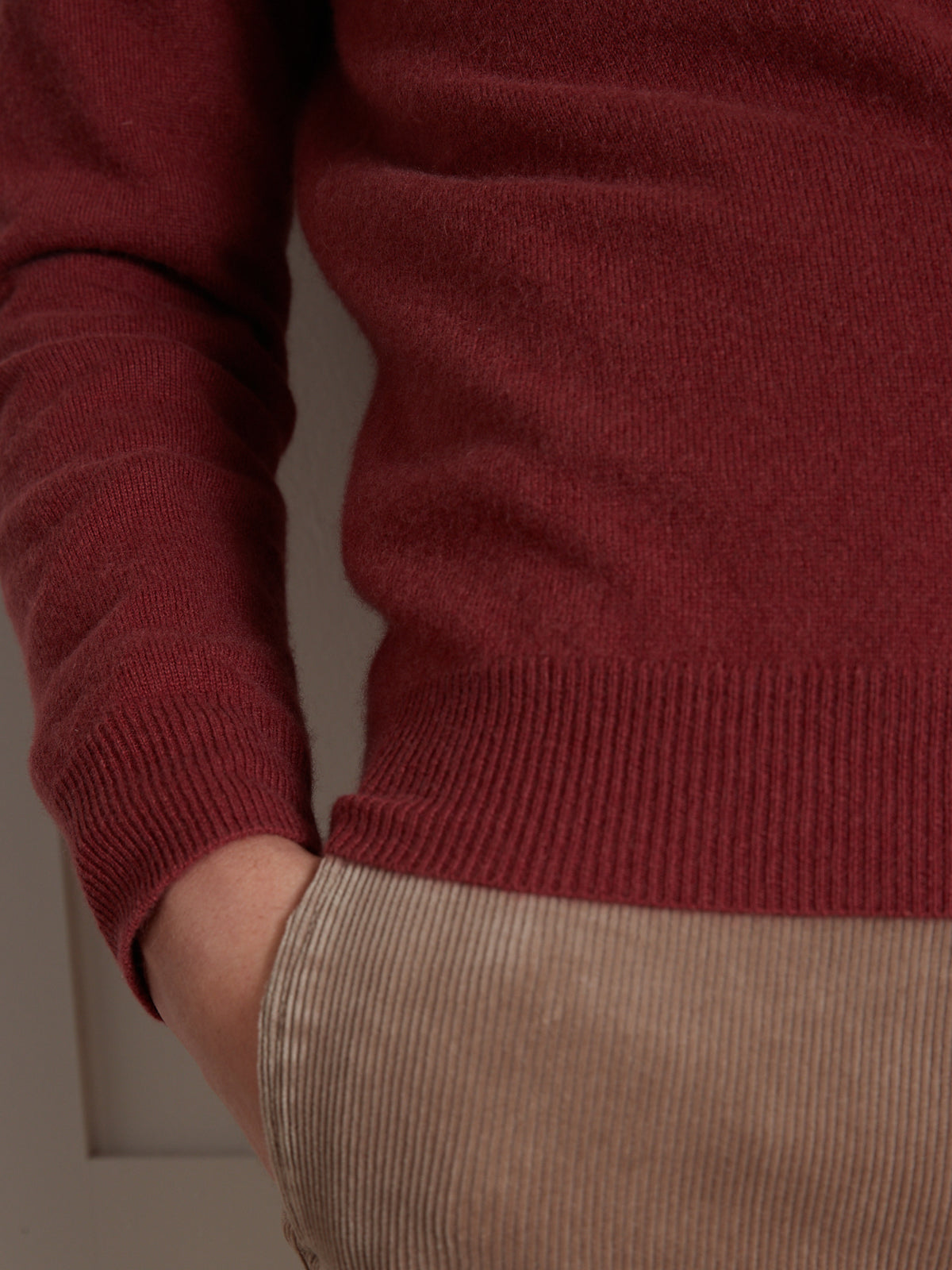 Herrenpullover mit V-Ausschnitt – Cashmere-Kollektion
