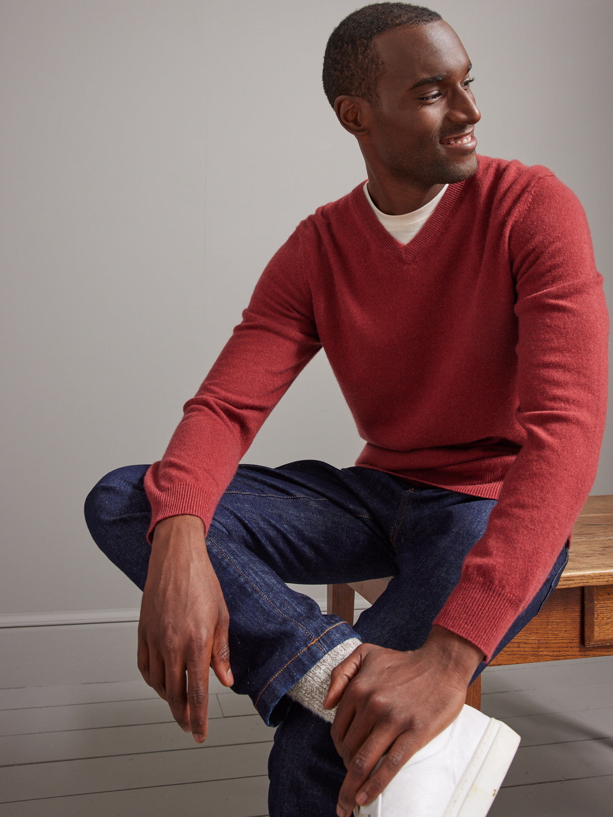 Herrenpullover mit V-Ausschnitt – Cashmere-Kollektion
