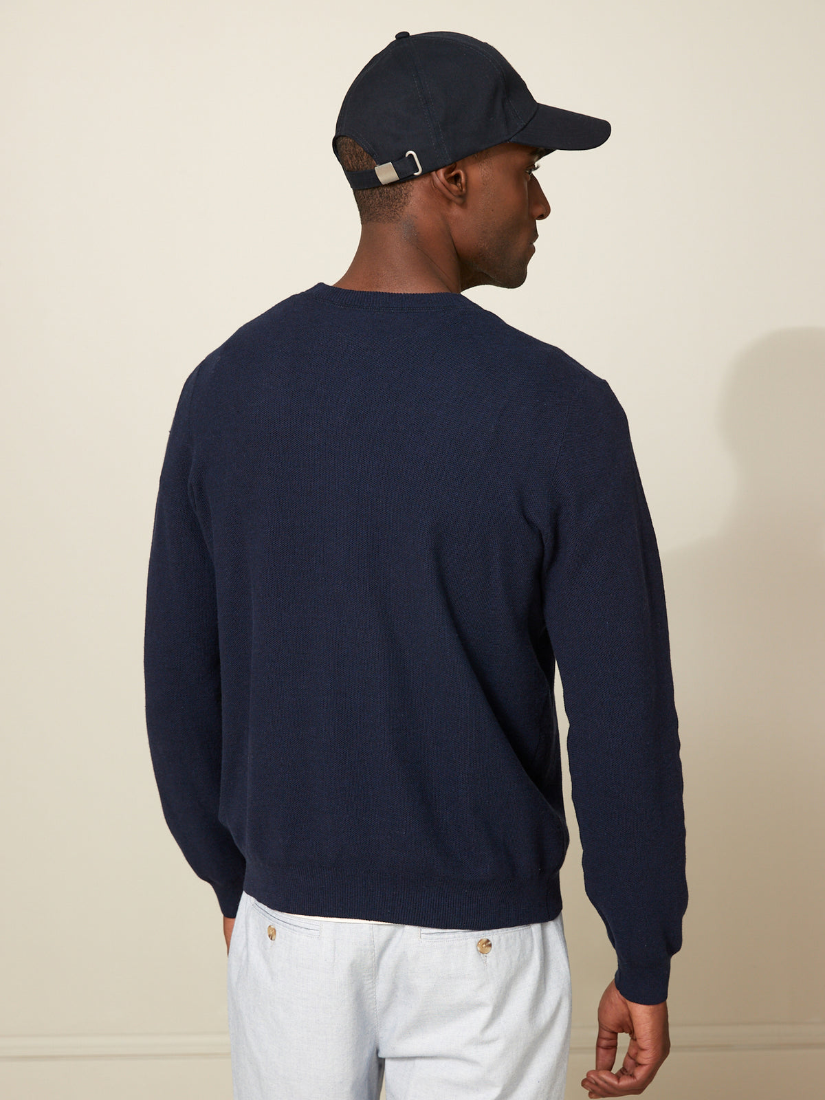 Herrenpullover mit rundem Halsausschnitt