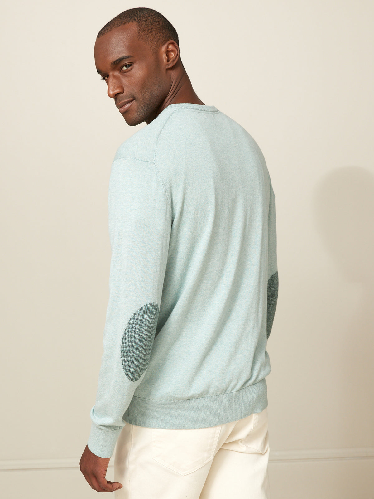 Herrenpullover mit V-Ausschnitt aus Baumwolle, Seide und Cashmere