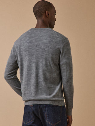 Pull fin col V laine mérinos homme