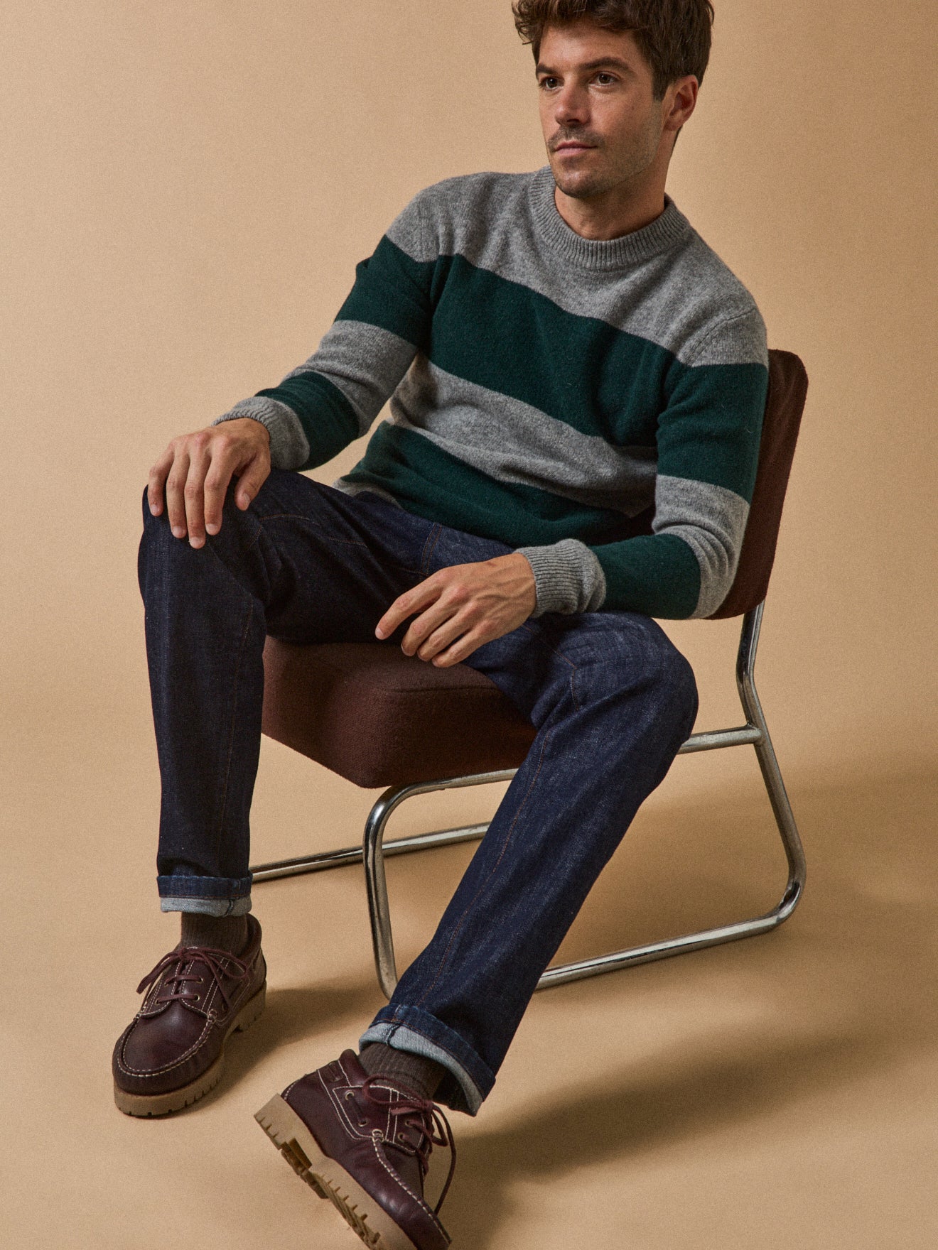 Gestreifter Herrenpullover aus Wolle