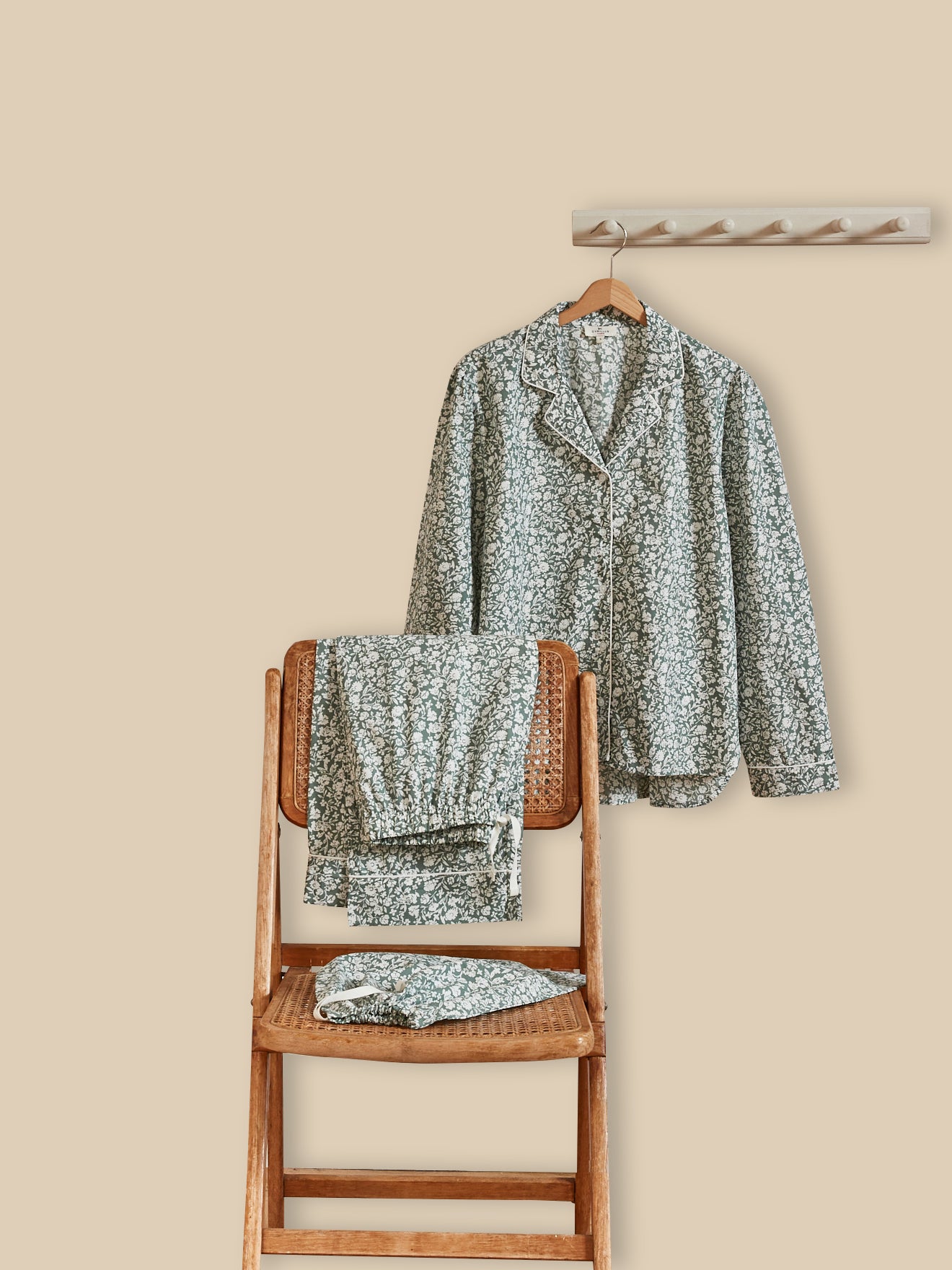 Damen-Pyjama mit Blumen-Print